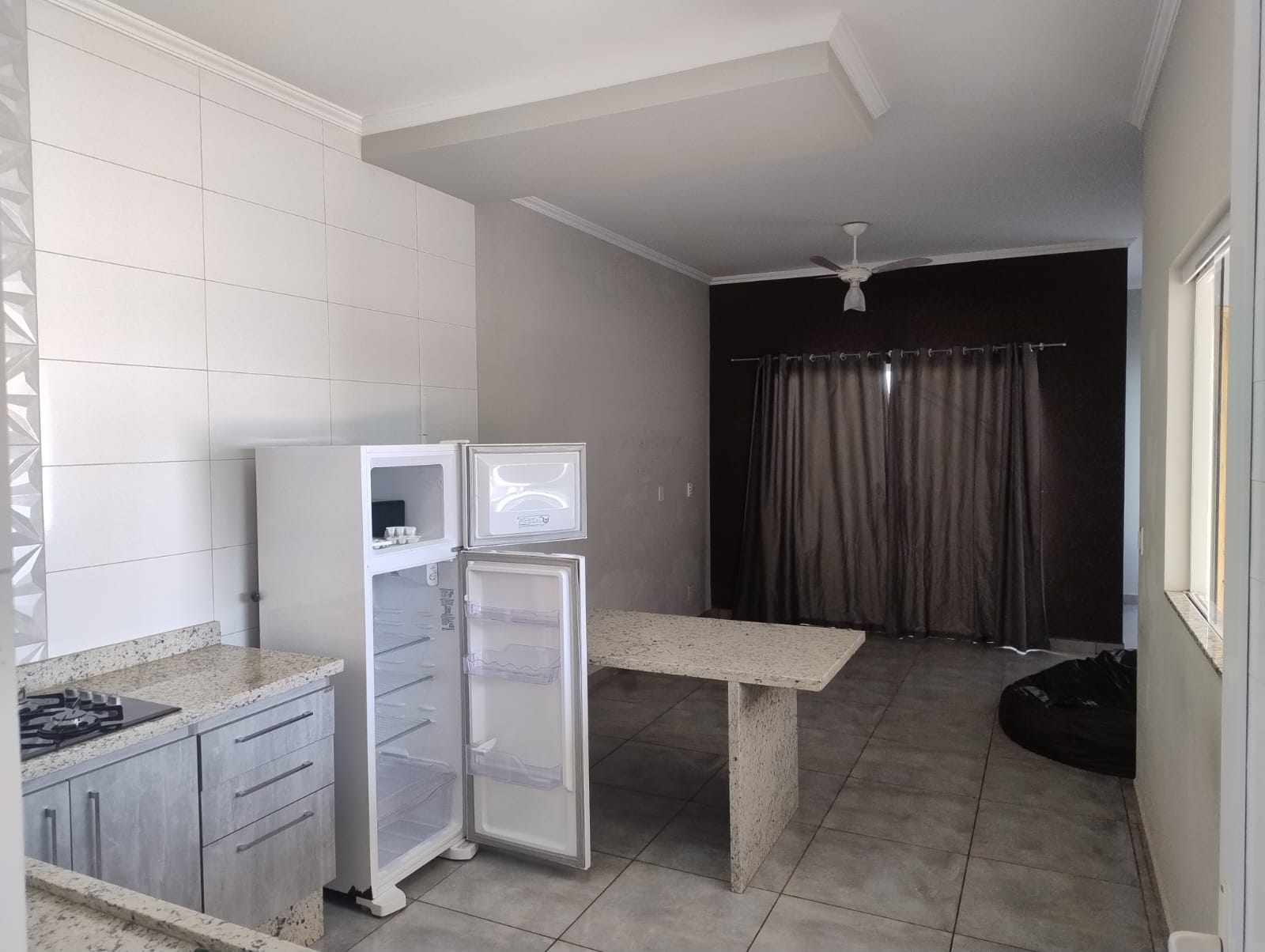 ÓTIMA CASA COM SALÃO COMERCIAL NO BAIRRO ANTONIO FERREIRA 