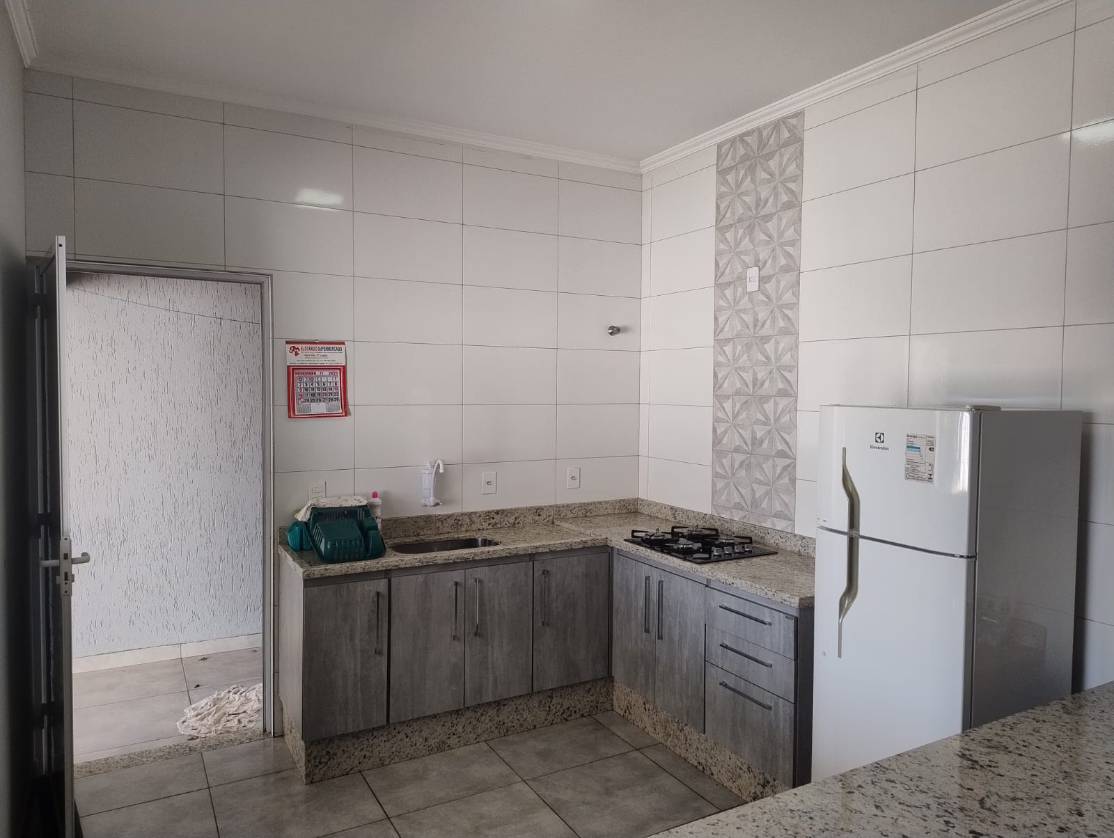 ÓTIMA CASA COM SALÃO COMERCIAL NO BAIRRO ANTONIO FERREIRA 