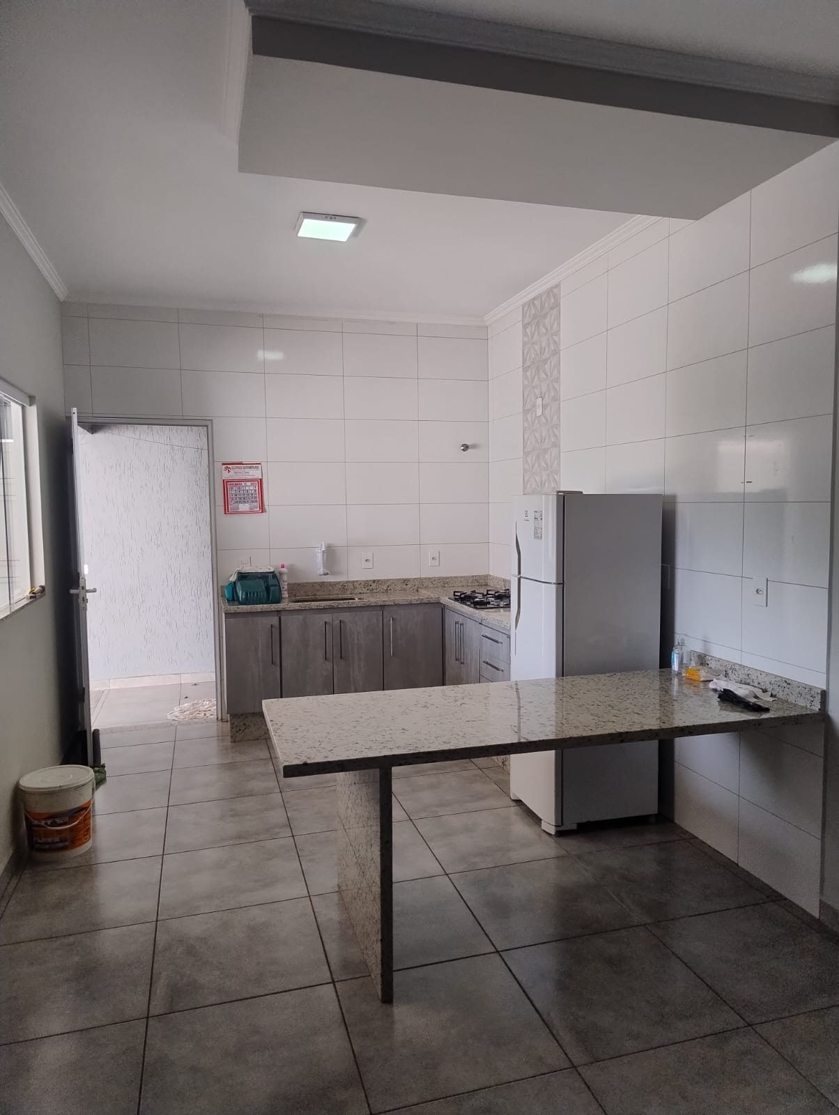 ÓTIMA CASA COM SALÃO COMERCIAL NO BAIRRO ANTONIO FERREIRA 