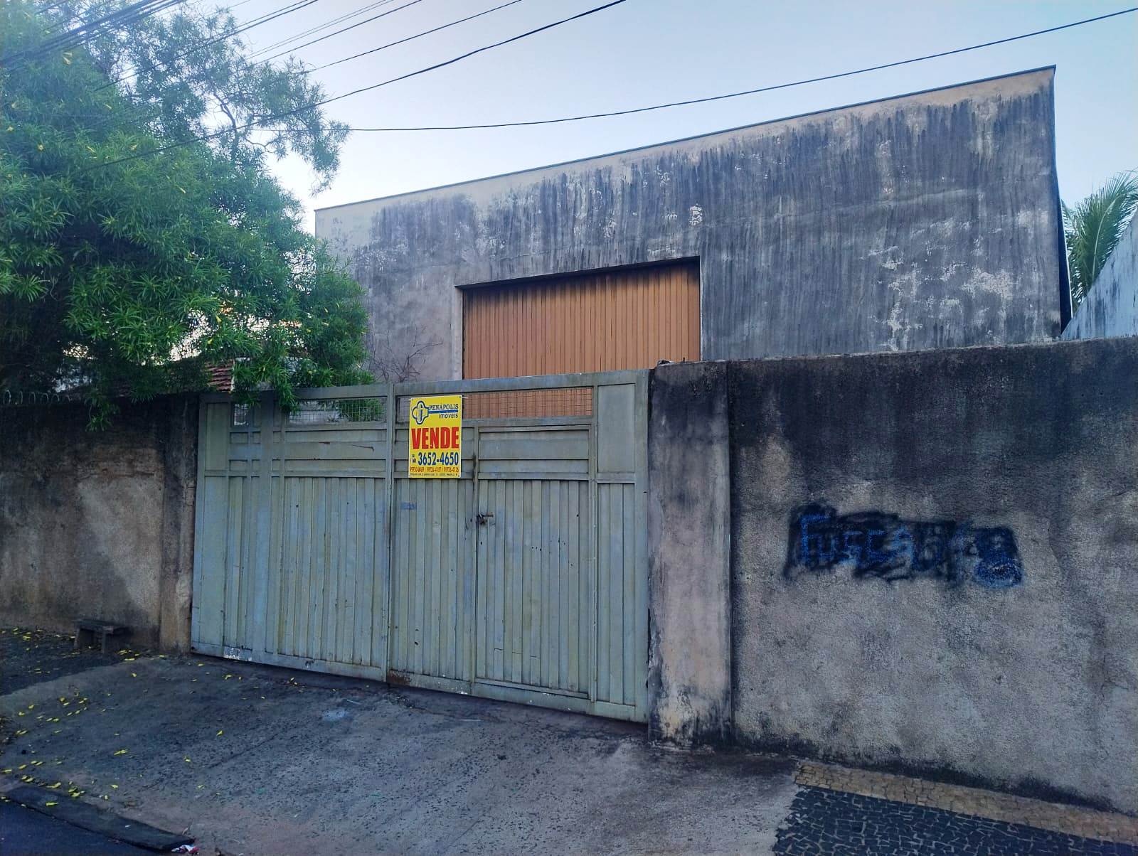 ÓTIMO BARRACÃO PARA DEPÓSITO NO CENTRO