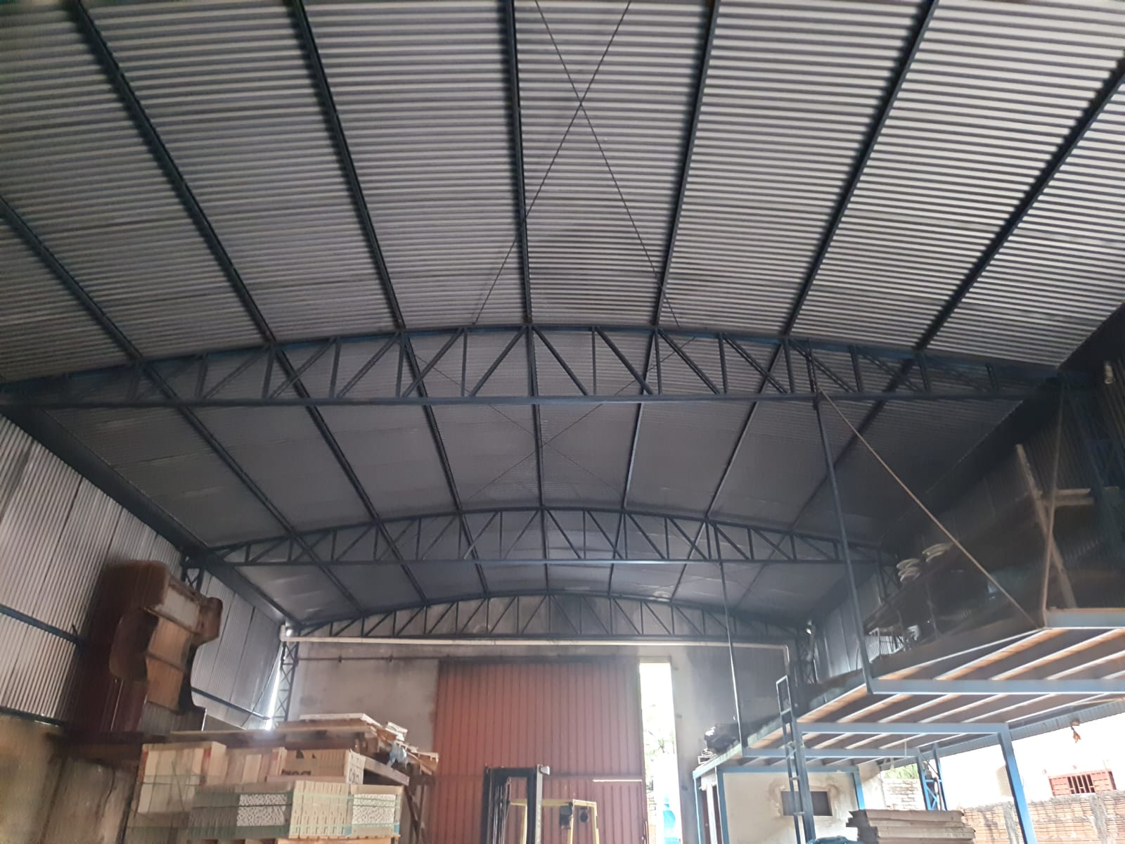 ÓTIMO BARRACÃO PARA DEPÓSITO NO CENTRO