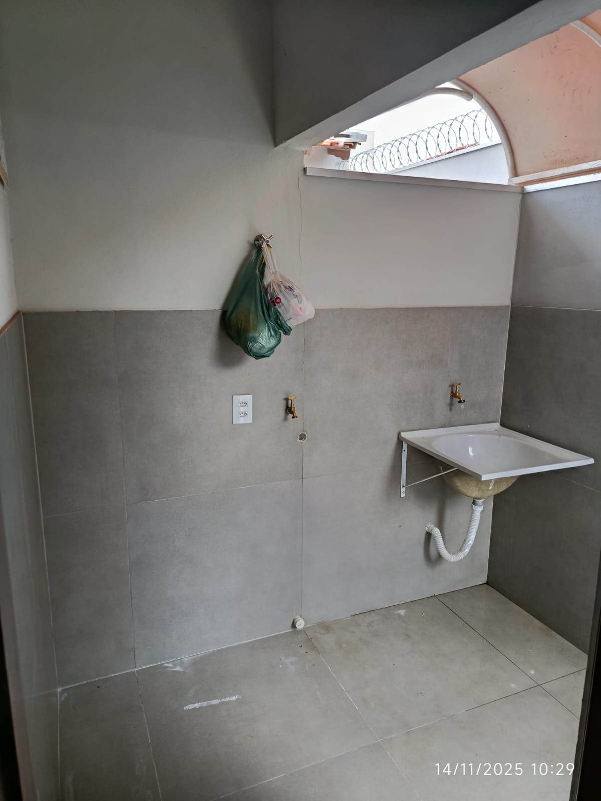 Avenida Alberto de Souza Nobre, 90 - Loteamento Residencial Alto das Brisas