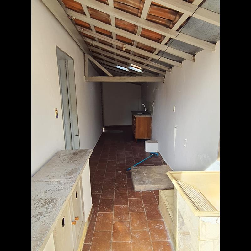 CASA DE ESQUINA NO CENTRO