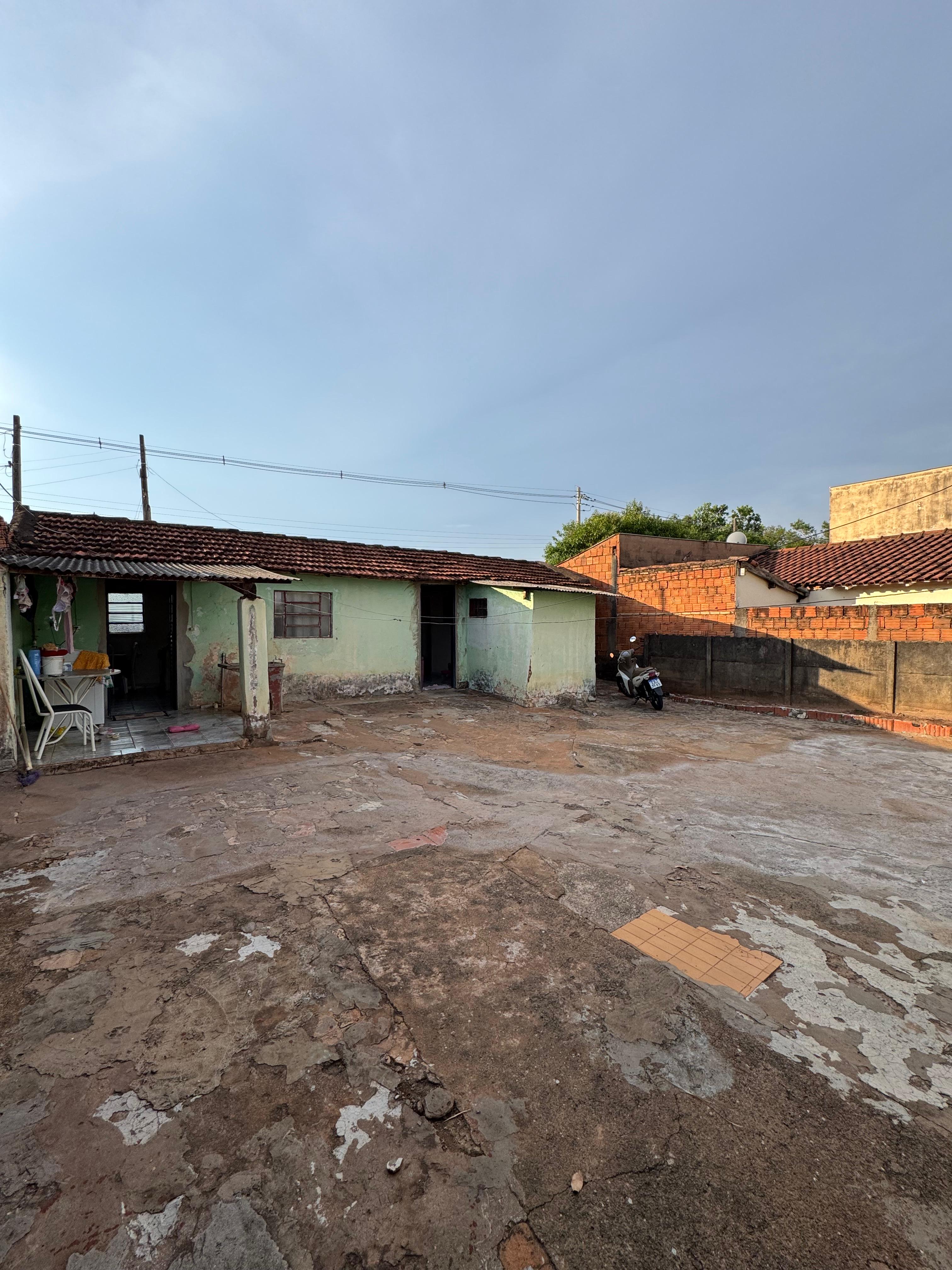 DUAS CASAS NO MESMO TERRENO NO JARDIM SANTO ANTÔNIO