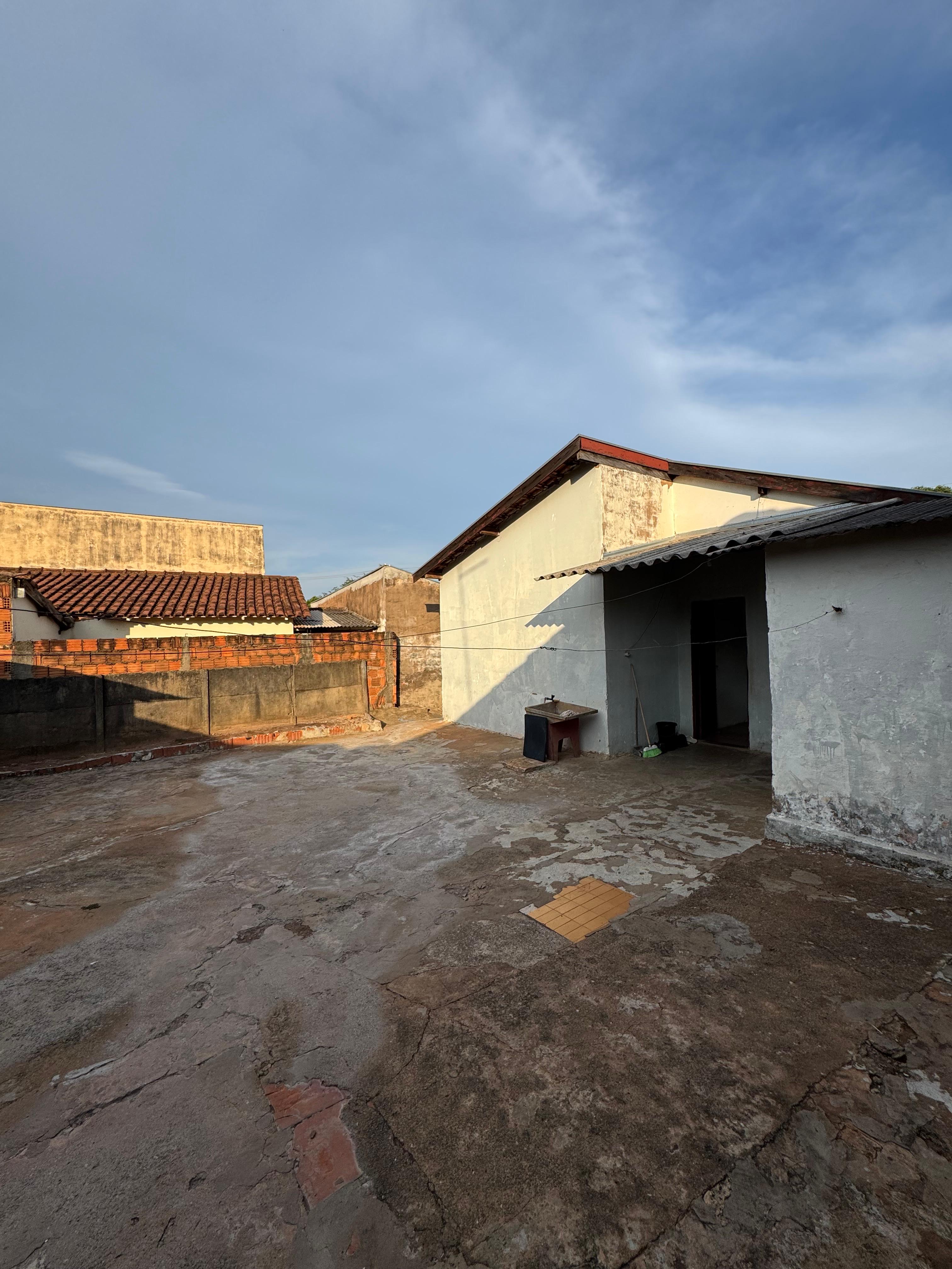 DUAS CASAS NO MESMO TERRENO NO JARDIM SANTO ANTÔNIO