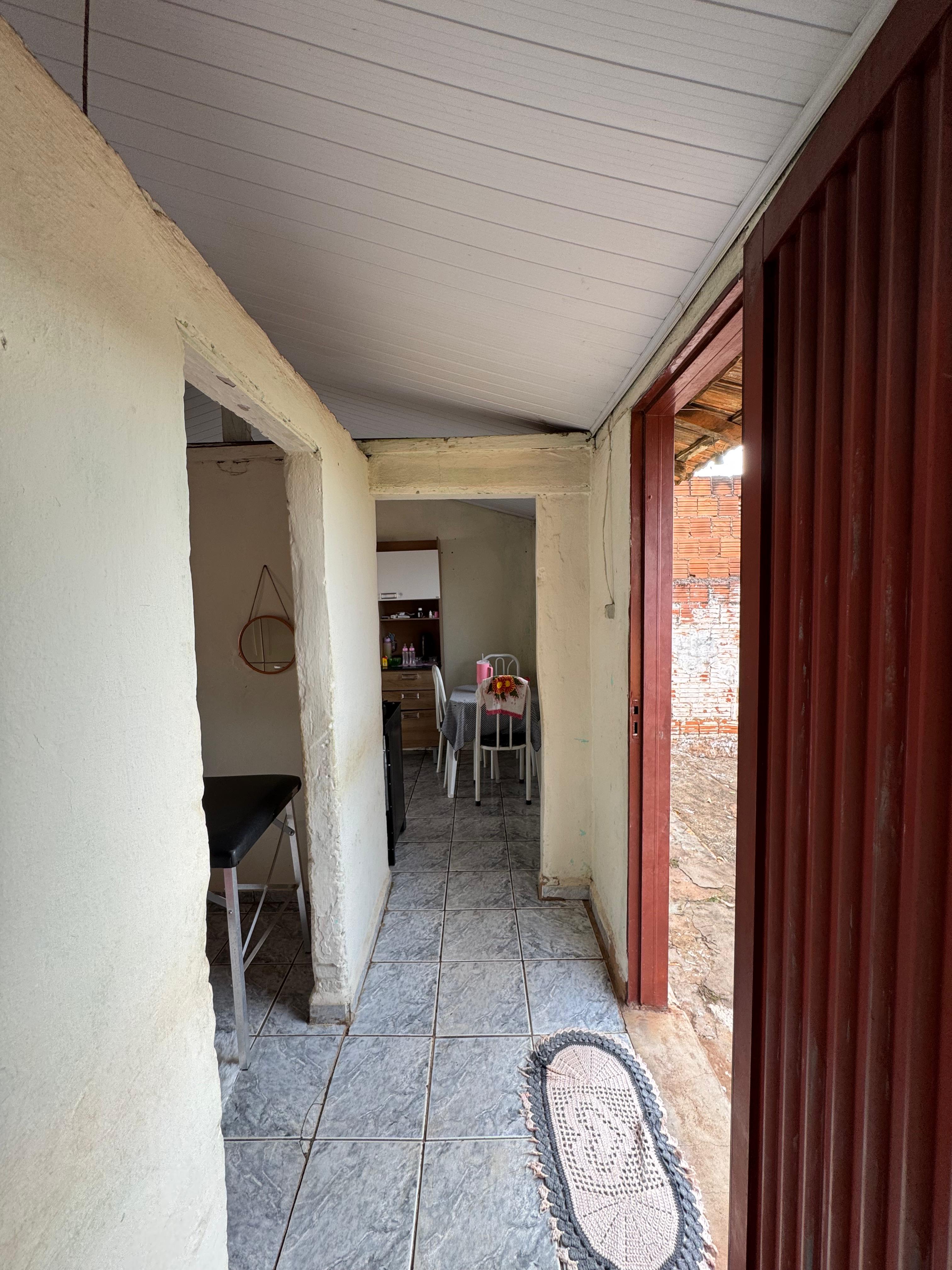DUAS CASAS NO MESMO TERRENO NO JARDIM SANTO ANTÔNIO