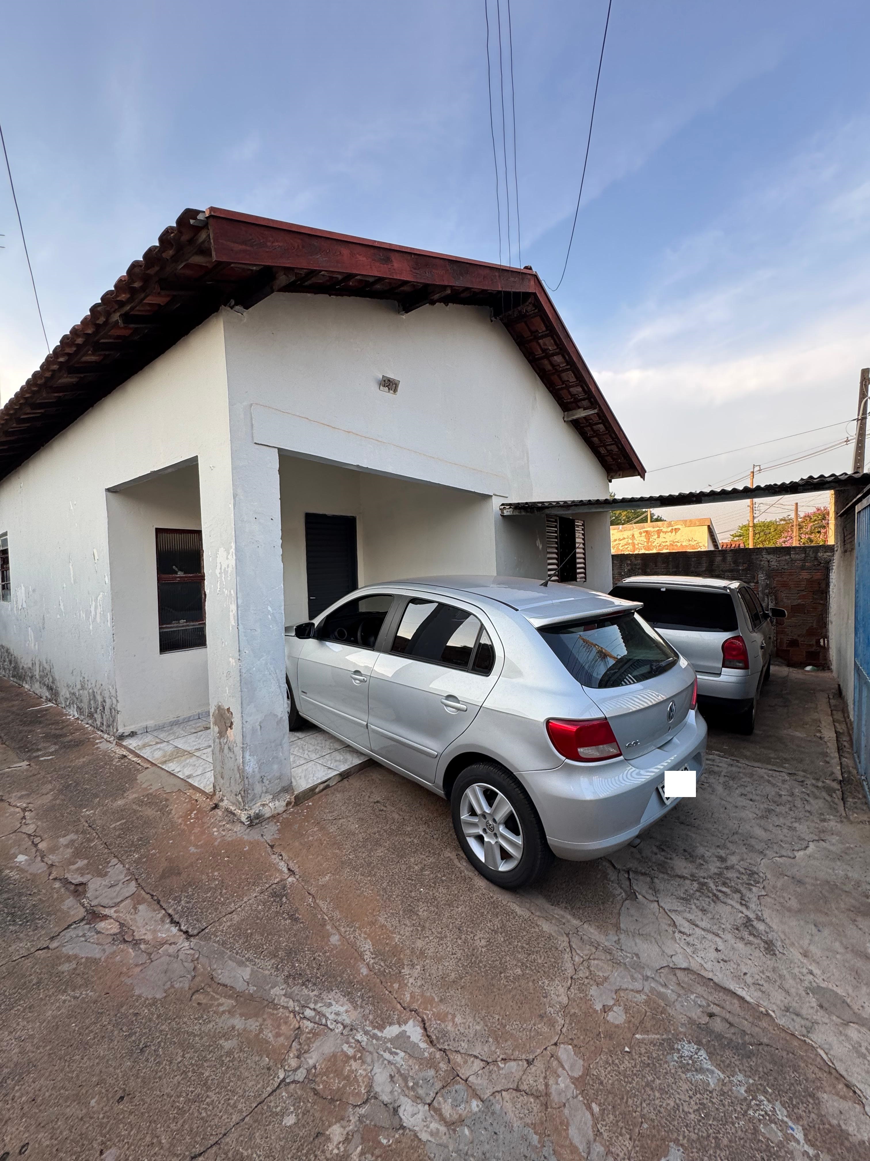 DUAS CASAS NO MESMO TERRENO NO JARDIM SANTO ANTÔNIO