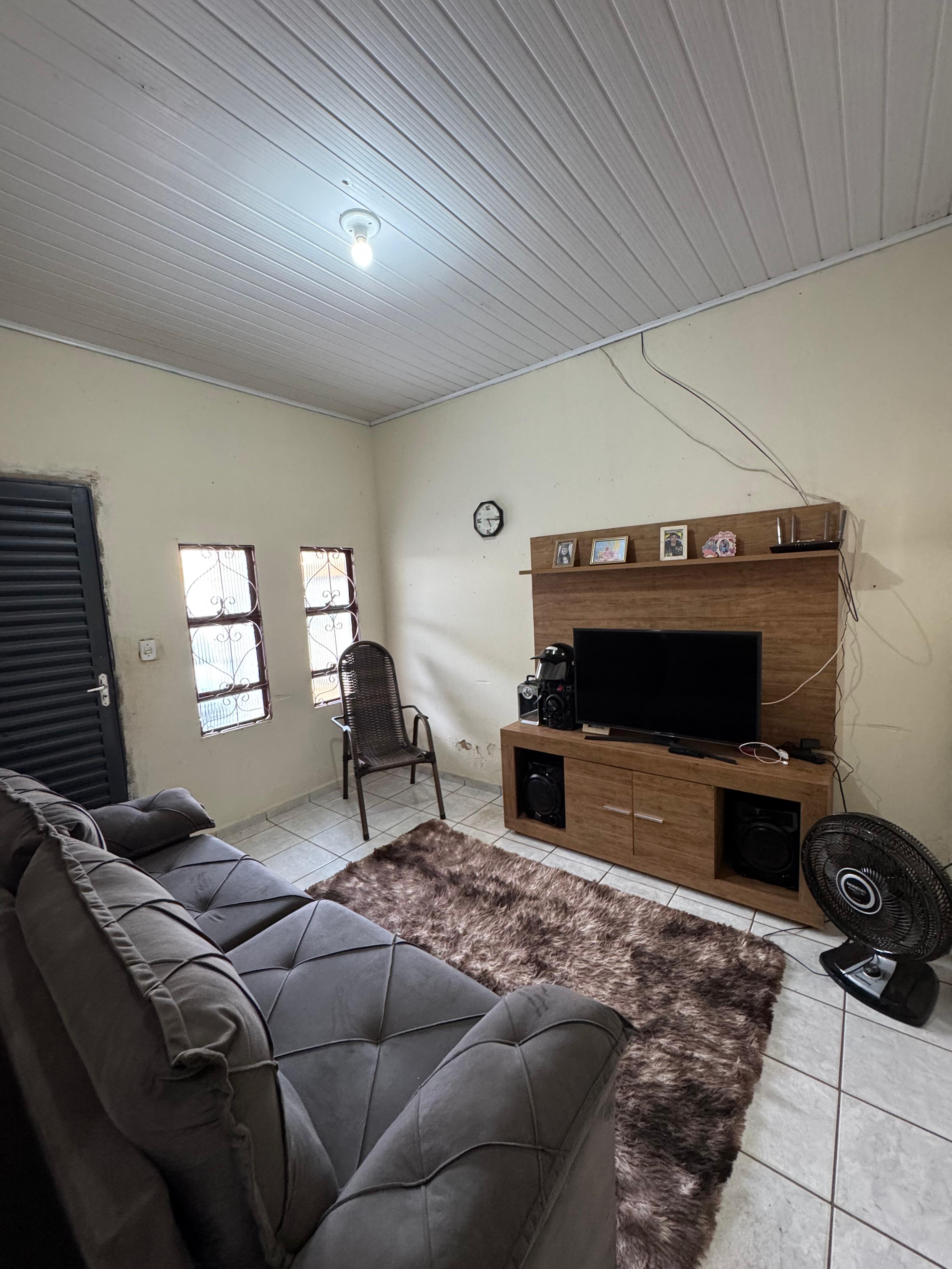 DUAS CASAS NO MESMO TERRENO NO JARDIM SANTO ANTÔNIO