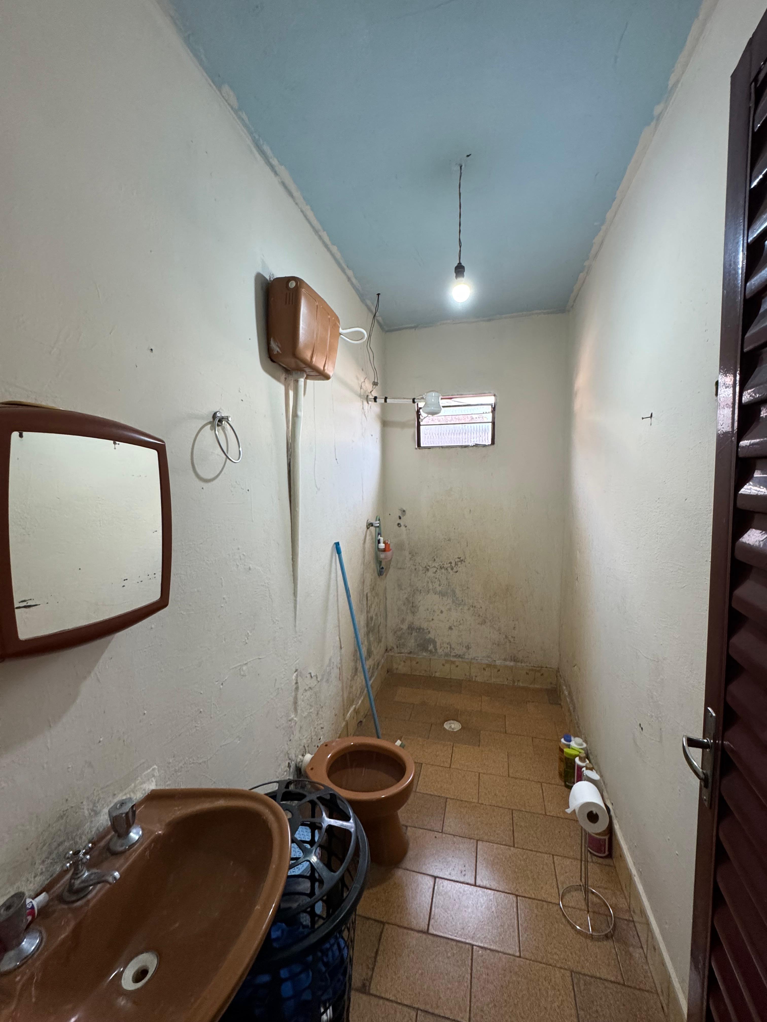 DUAS CASAS NO MESMO TERRENO NO JARDIM SANTO ANTÔNIO