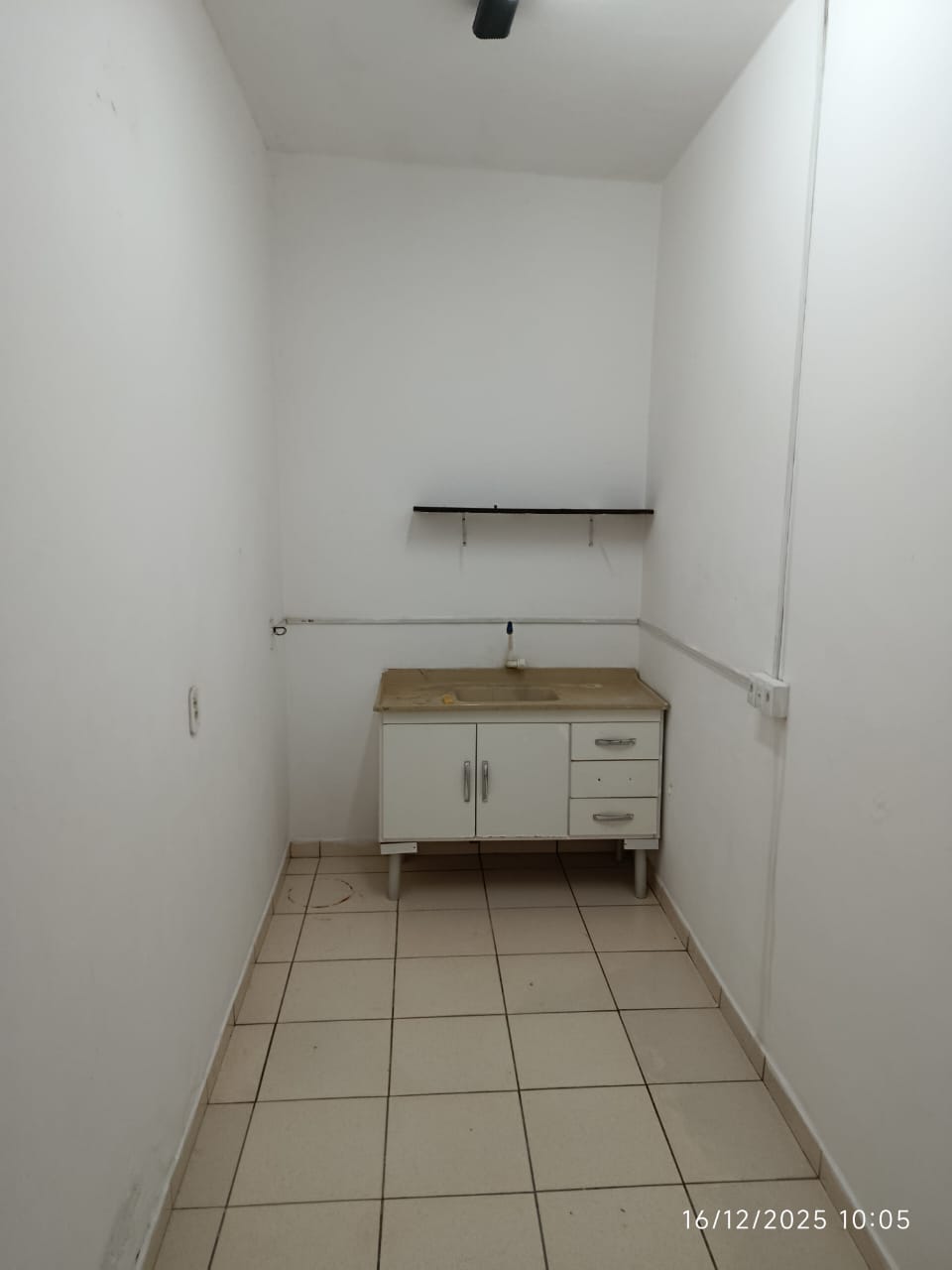 Avenida Afonso Giovane da Silva, 124 B - Village Regina