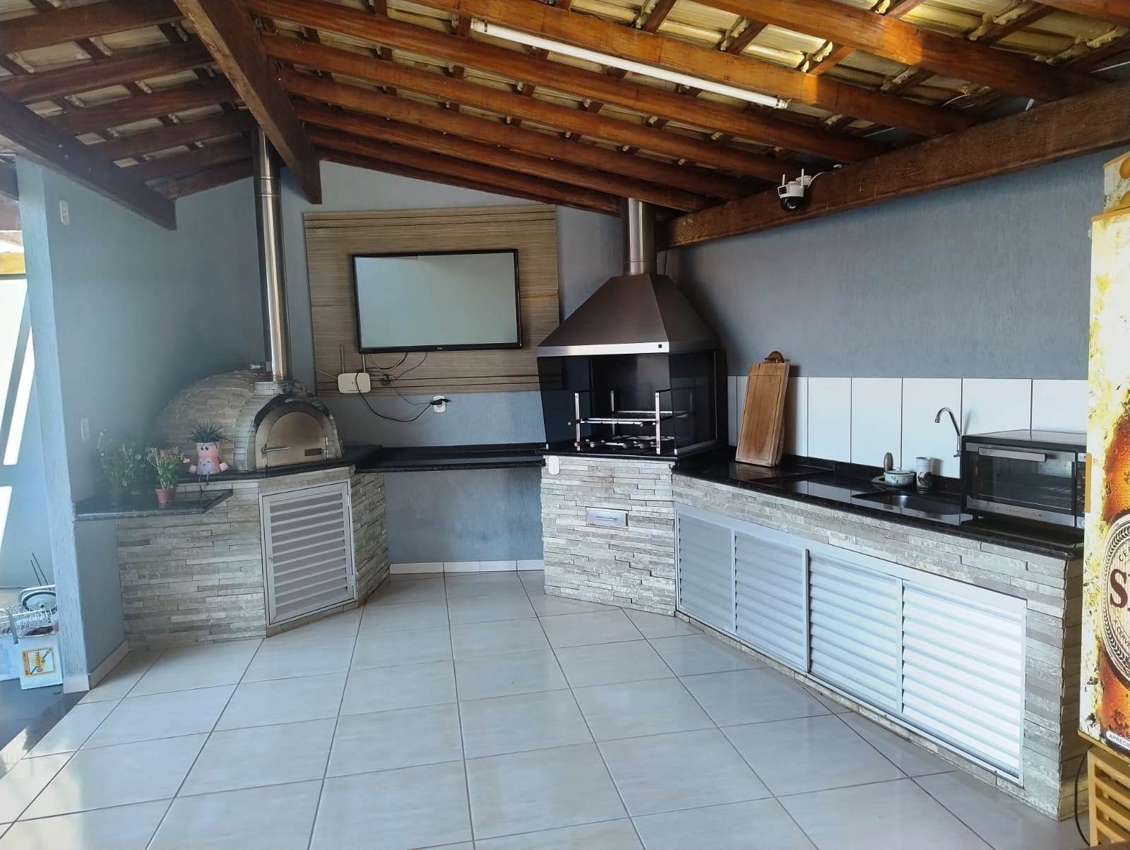 ÓTIMA CASA DE ESQUINA NO JARDIM DEL REY