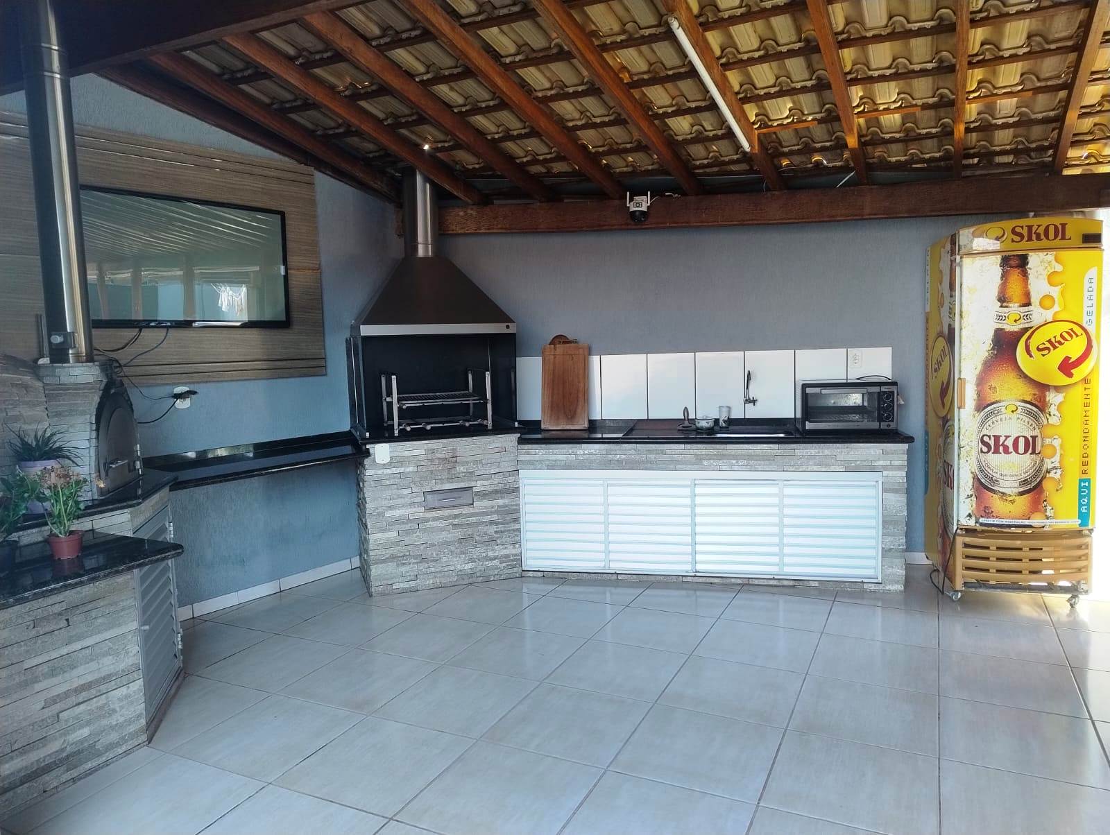 ÓTIMA CASA DE ESQUINA NO JARDIM DEL REY