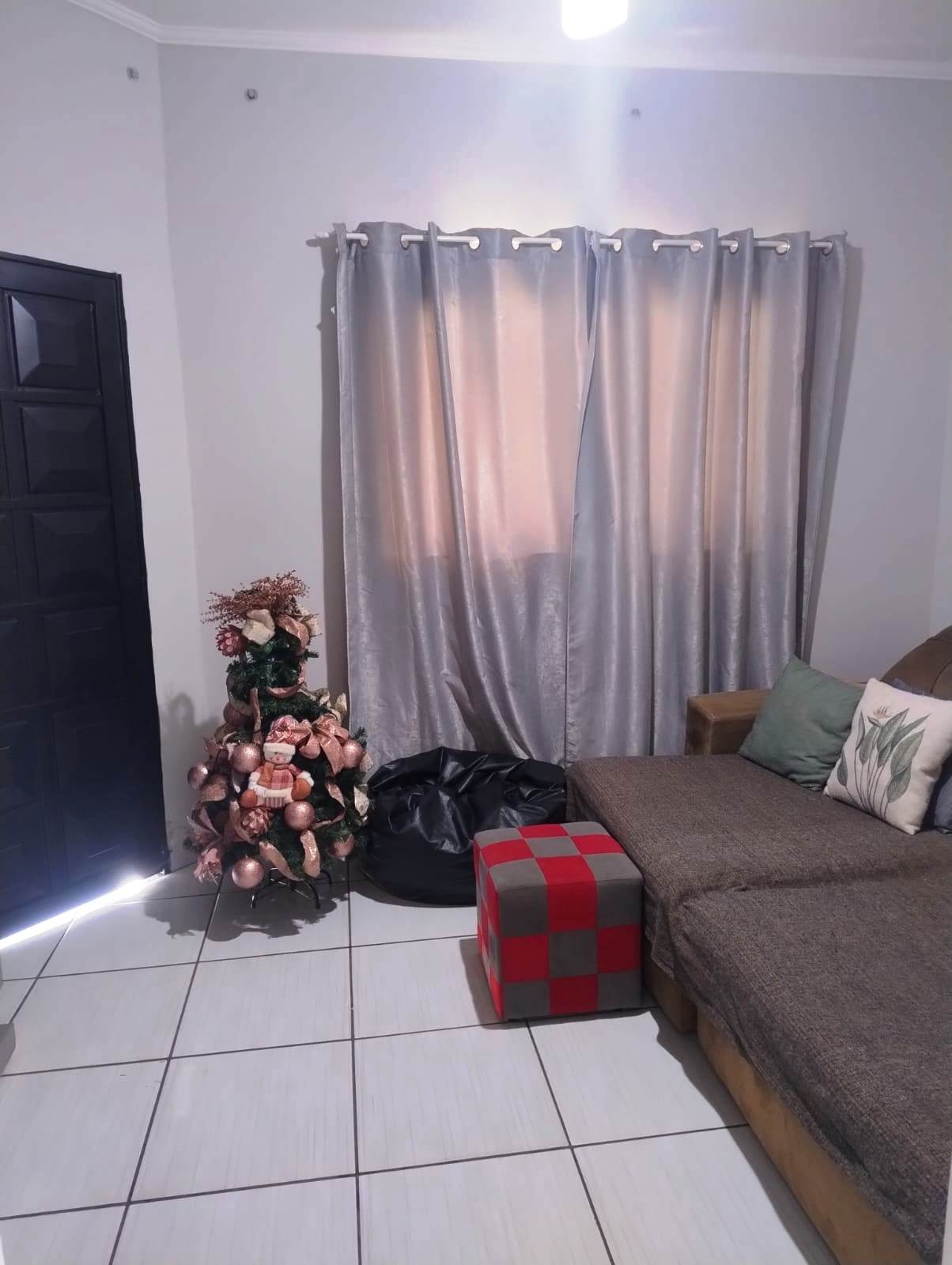 ÓTIMA CASA DE ESQUINA NO JARDIM DEL REY