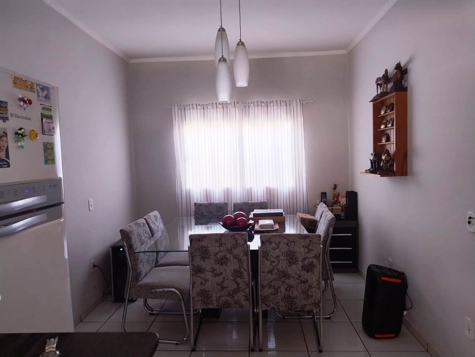 ÓTIMA CASA DE ESQUINA NO JARDIM DEL REY