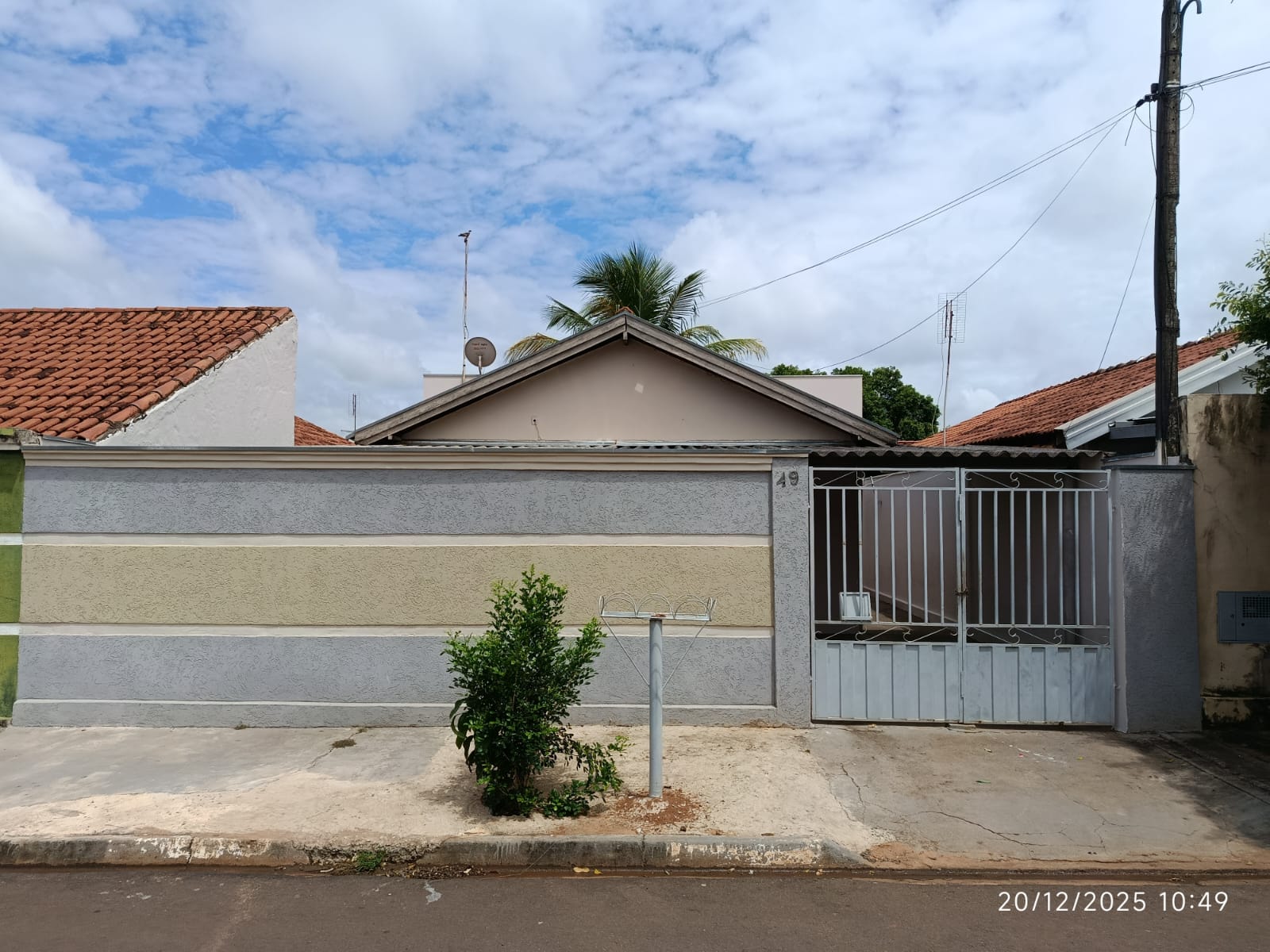 Rua das Begônias,49 - Conjunto Habitacional Sílvia Covas