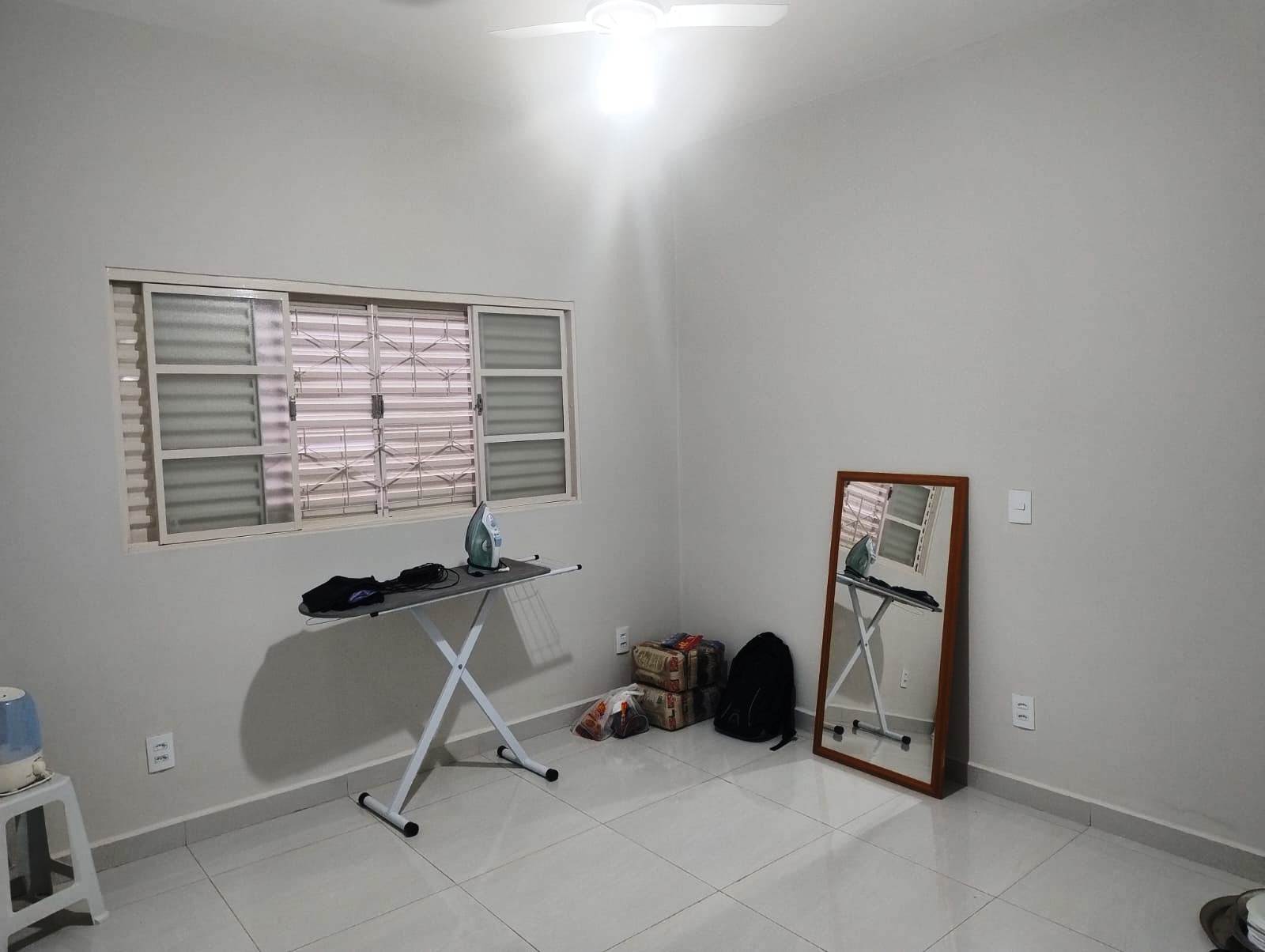 ÓTIMA CASA COM PISCINA NO VILLAGE REGINA 