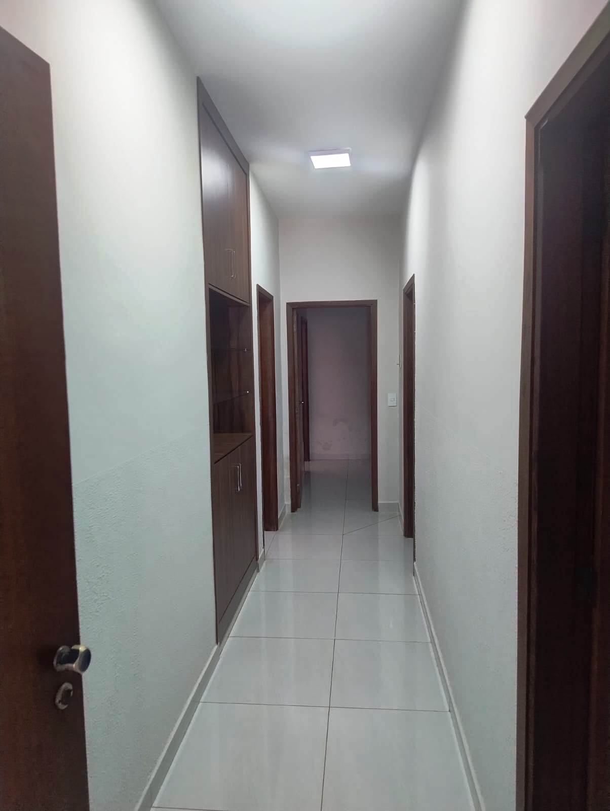 ÓTIMA CASA COM PISCINA NO VILLAGE REGINA 