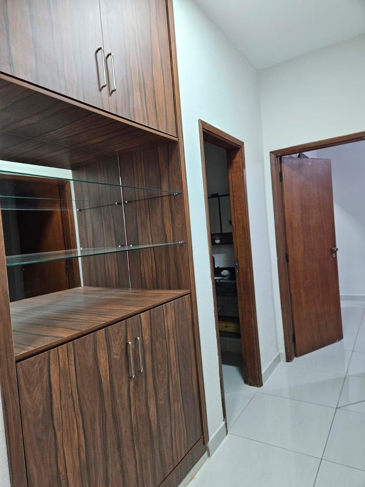 ÓTIMA CASA COM PISCINA NO VILLAGE REGINA 