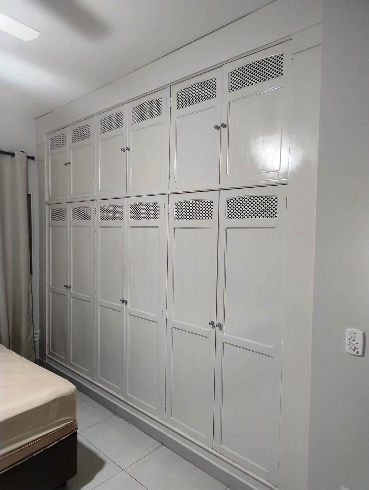 ÓTIMA CASA COM PISCINA NO VILLAGE REGINA 