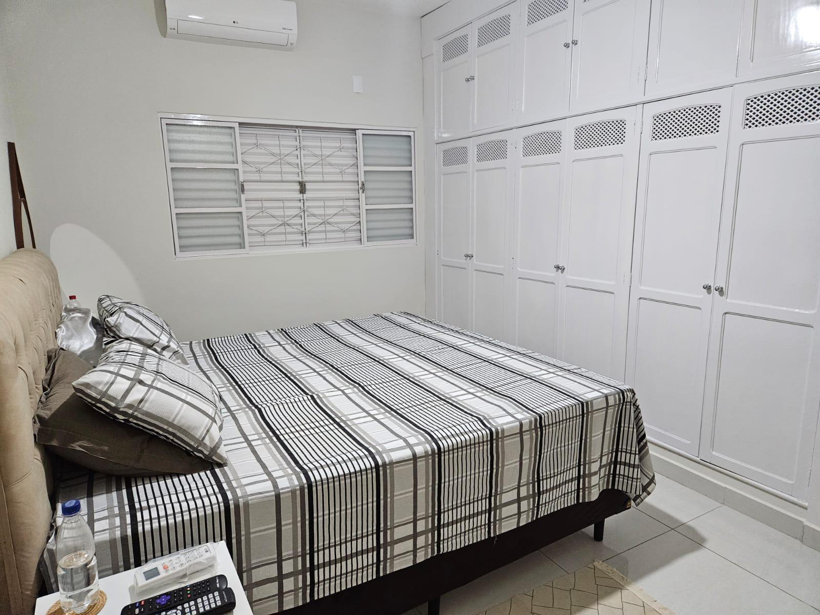 ÓTIMA CASA COM PISCINA NO VILLAGE REGINA 