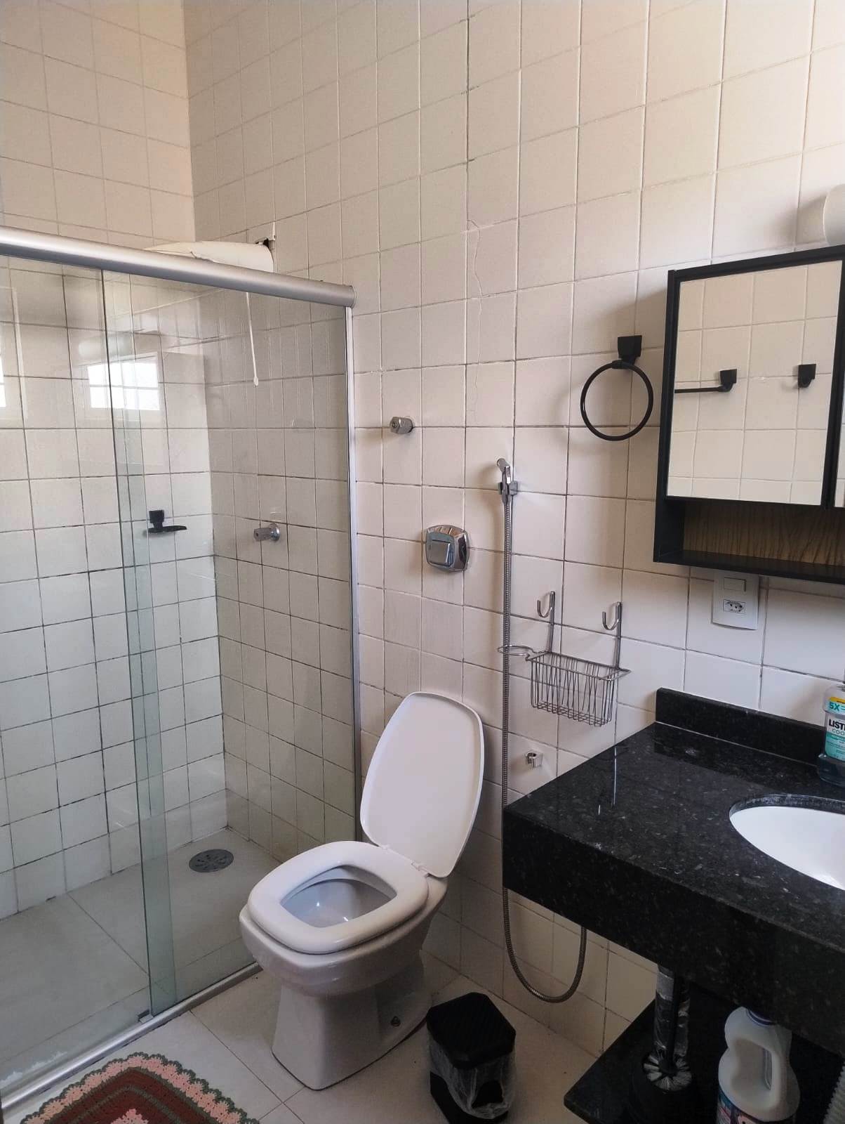 ÓTIMA CASA COM PISCINA NO VILLAGE REGINA 