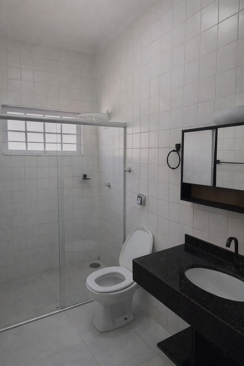 ÓTIMA CASA COM PISCINA NO VILLAGE REGINA 