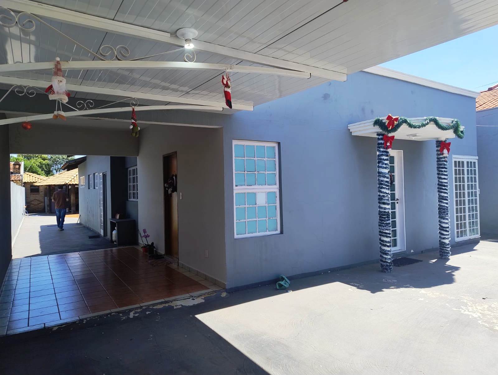 ÓTIMA CASA COM PISCINA NO VILLAGE REGINA 