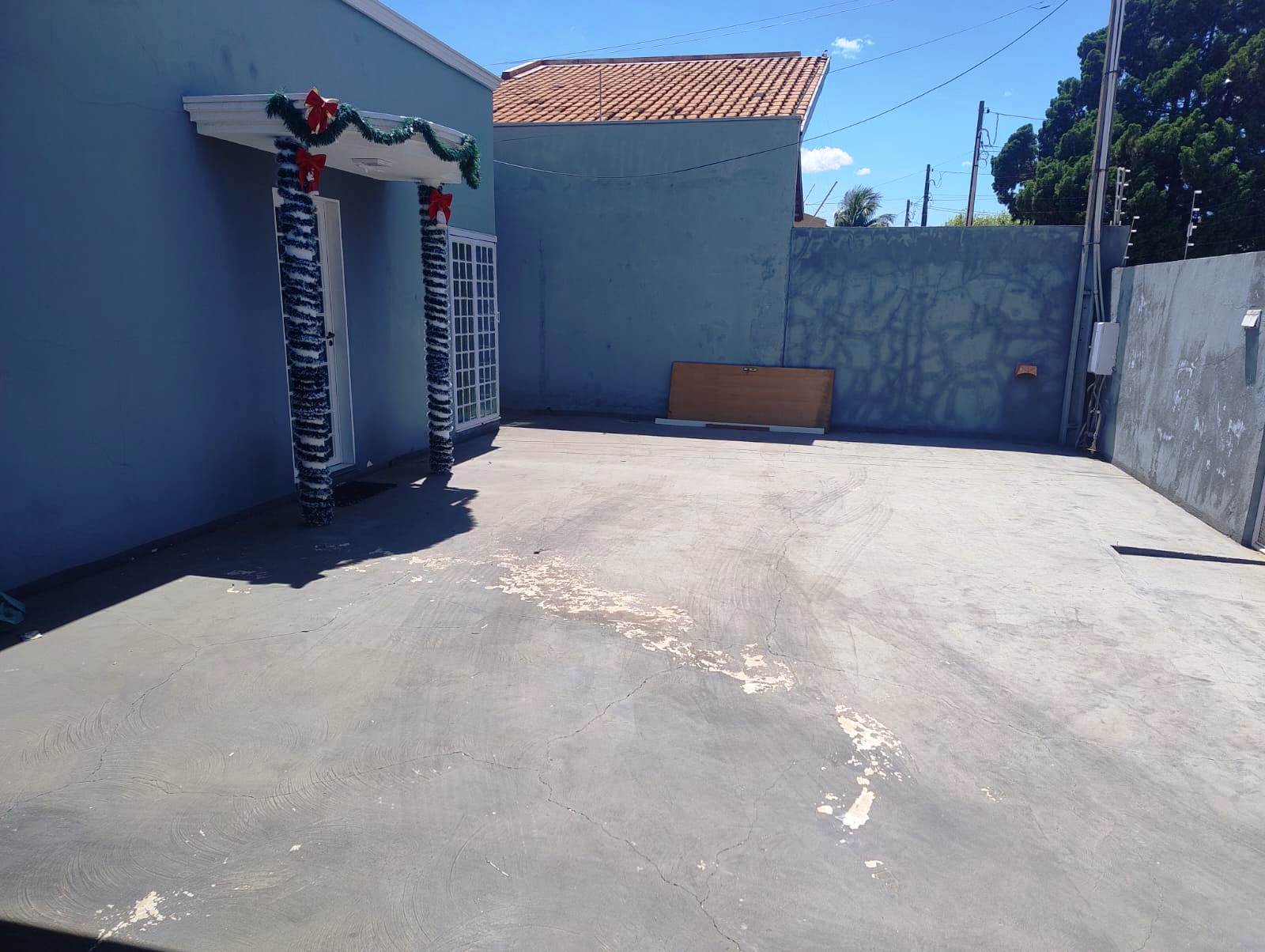 ÓTIMA CASA COM PISCINA NO VILLAGE REGINA 