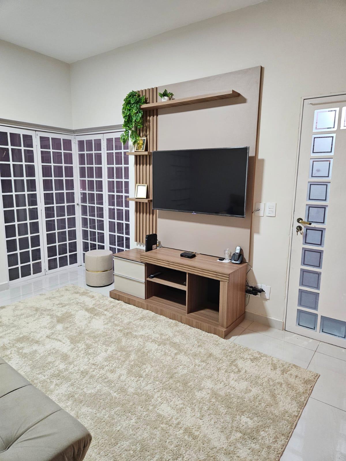 ÓTIMA CASA COM PISCINA NO VILLAGE REGINA 