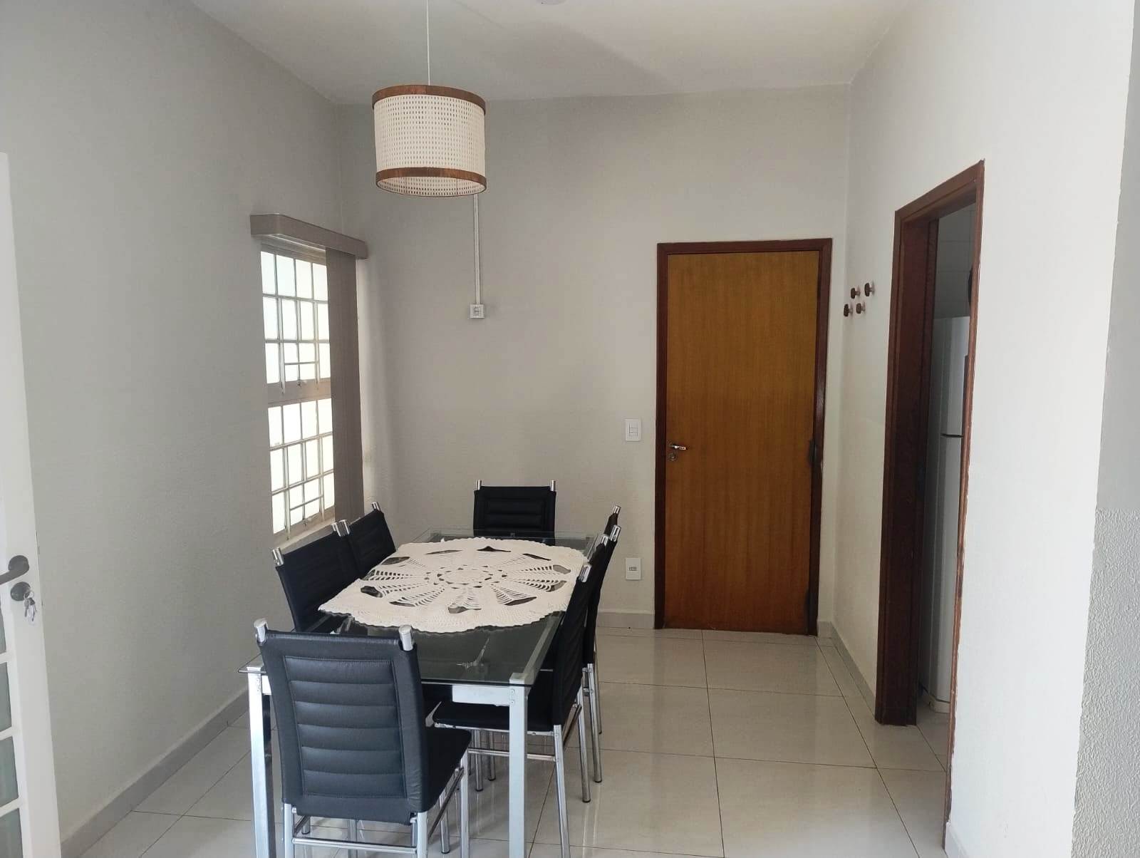 ÓTIMA CASA COM PISCINA NO VILLAGE REGINA 