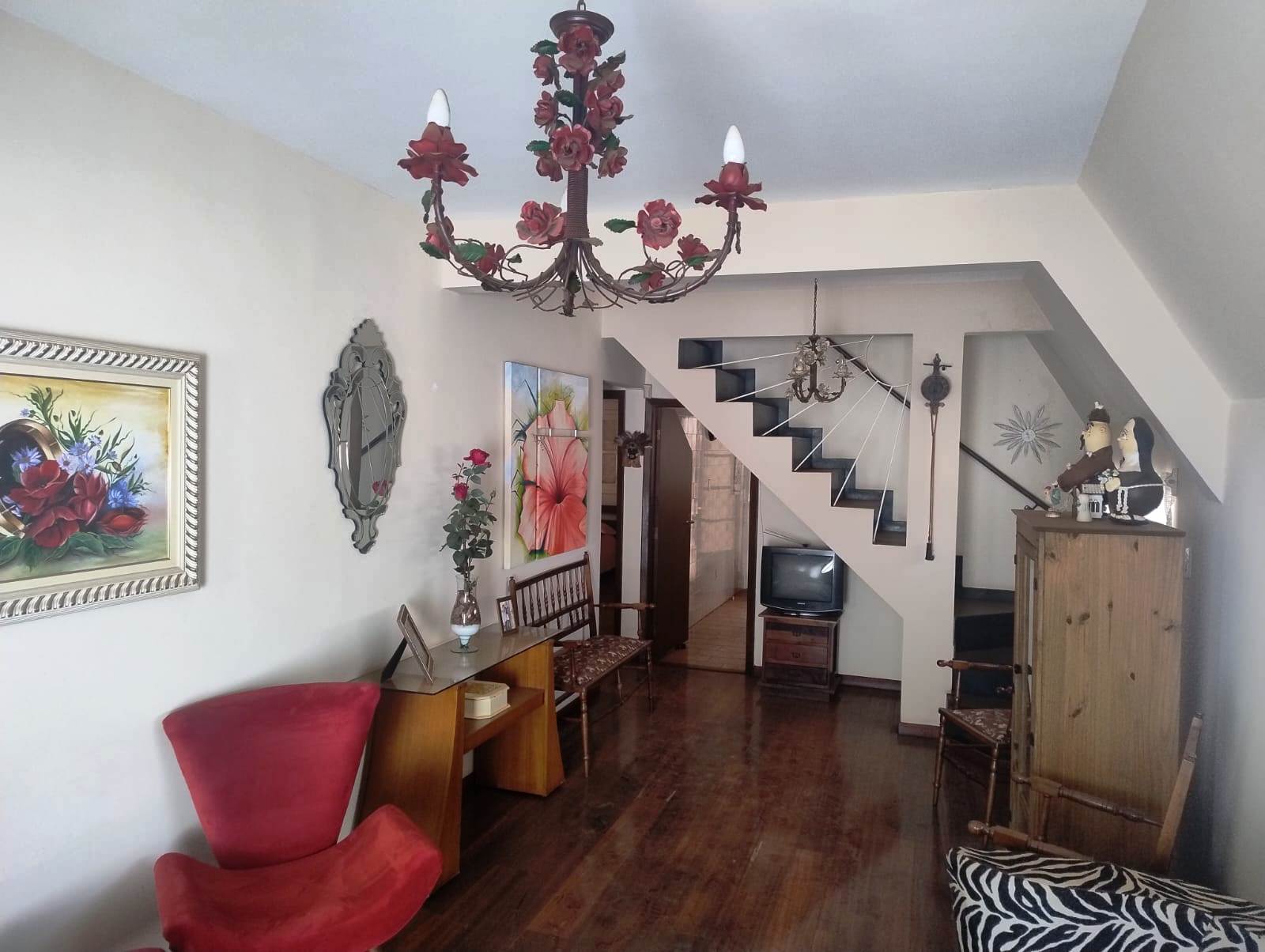 LINDO IMÓVEL TIPO CHALÉ NO BAIRRO EDEJAMA