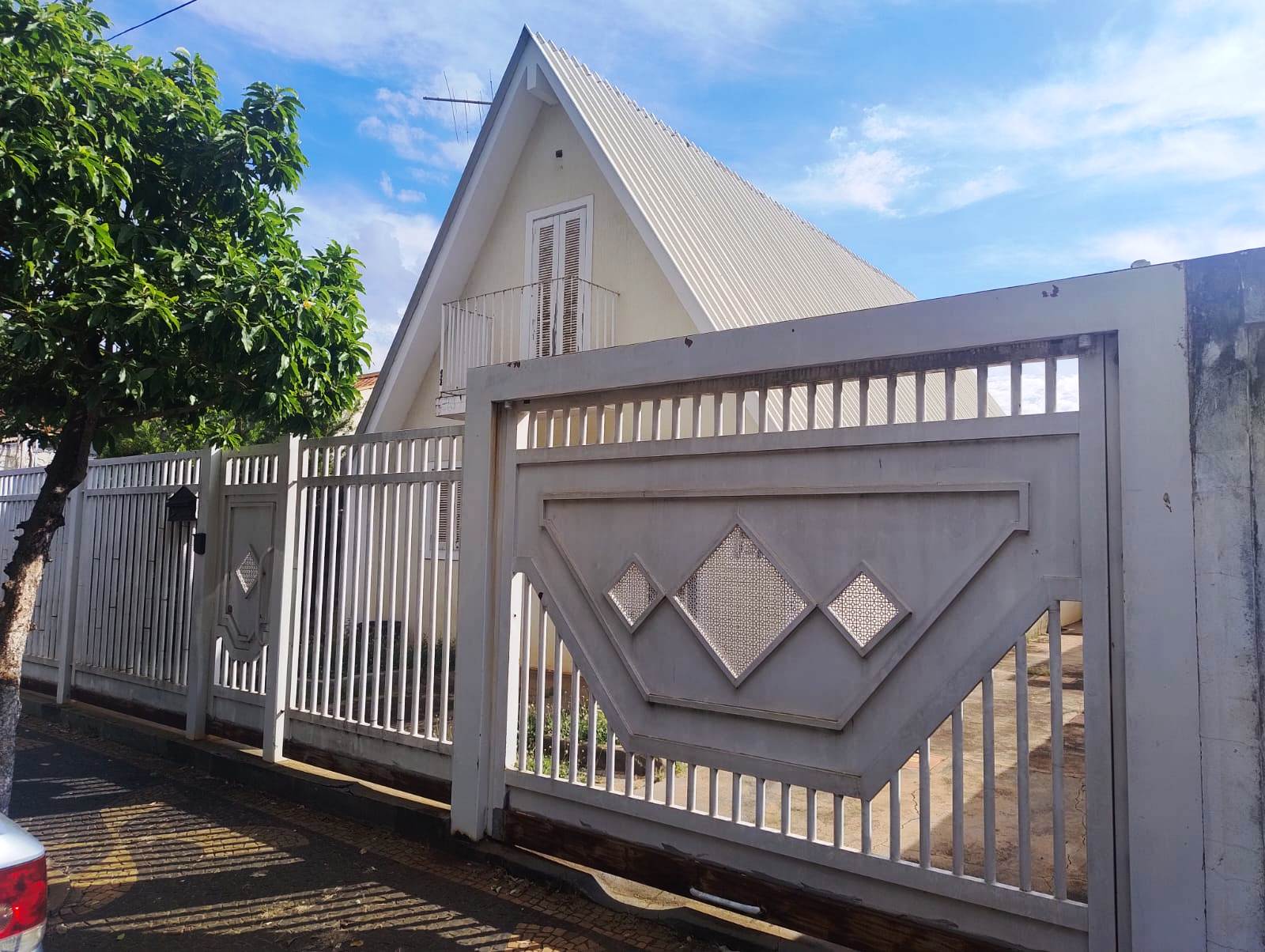 LINDO IMÓVEL TIPO CHALÉ NO BAIRRO EDEJAMA