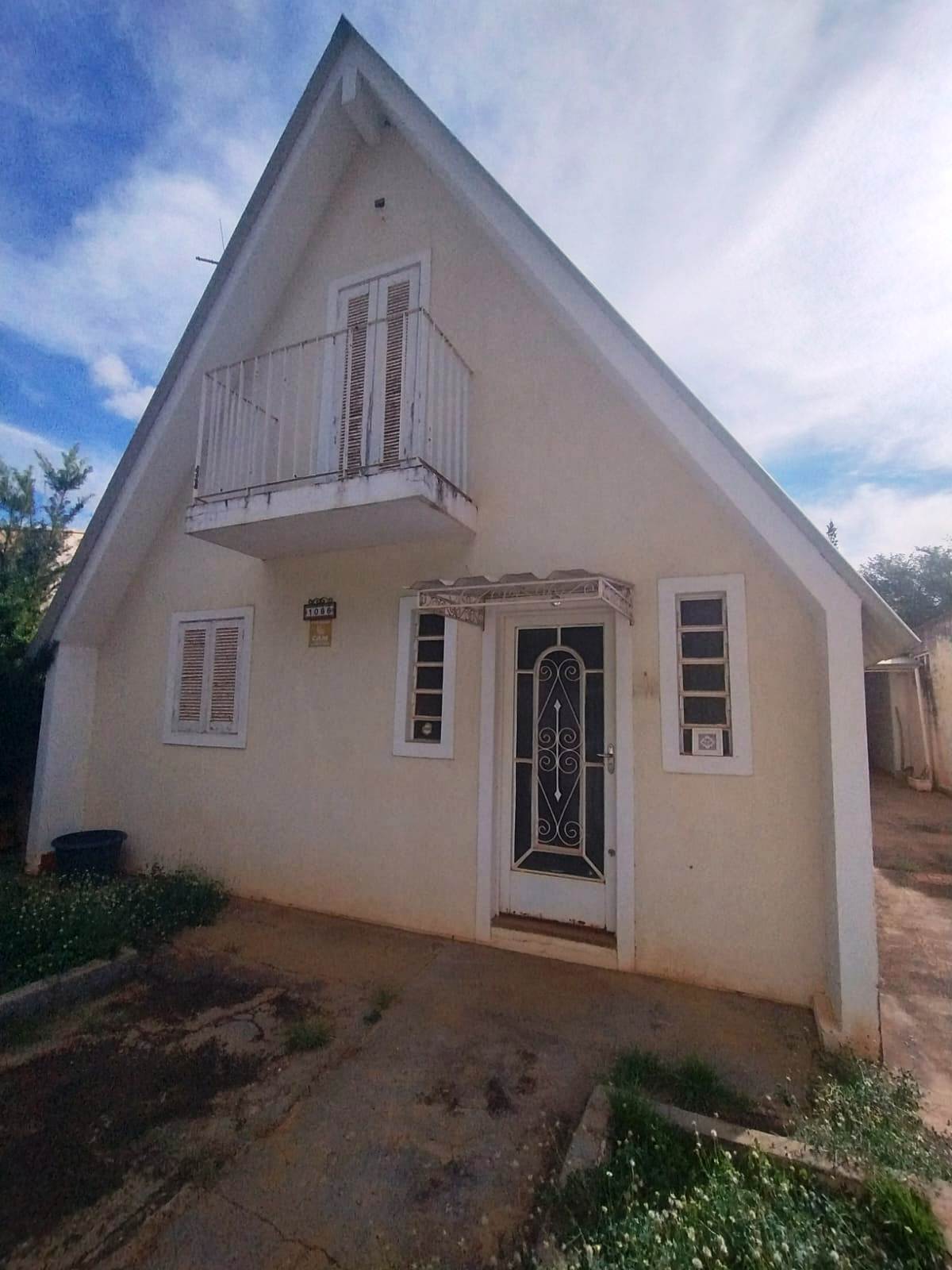 LINDO IMÓVEL TIPO CHALÉ NO BAIRRO EDEJAMA