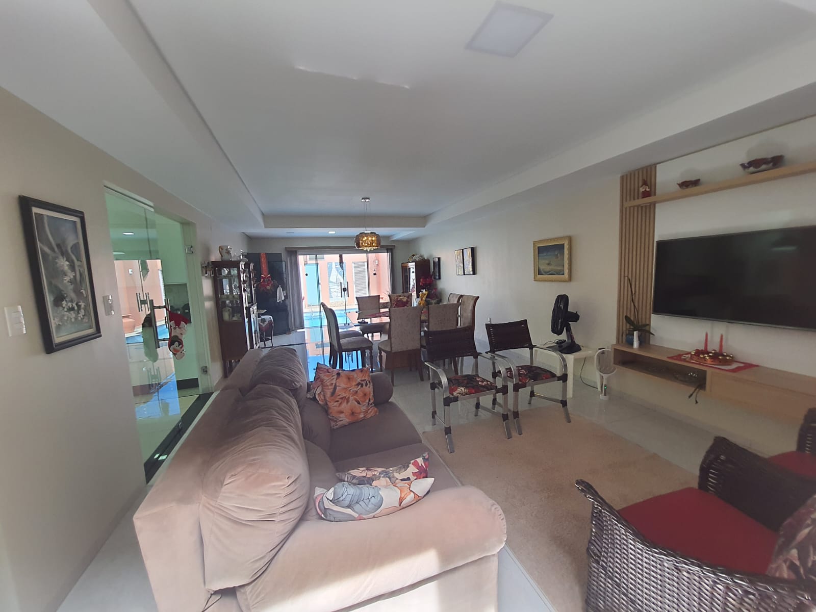 ÓTIMA CASA COM PISCINA AQUECIDA NO JD DO LAGO 2