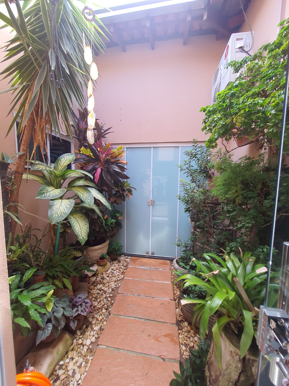 ÓTIMA CASA COM PISCINA AQUECIDA NO JD DO LAGO 2