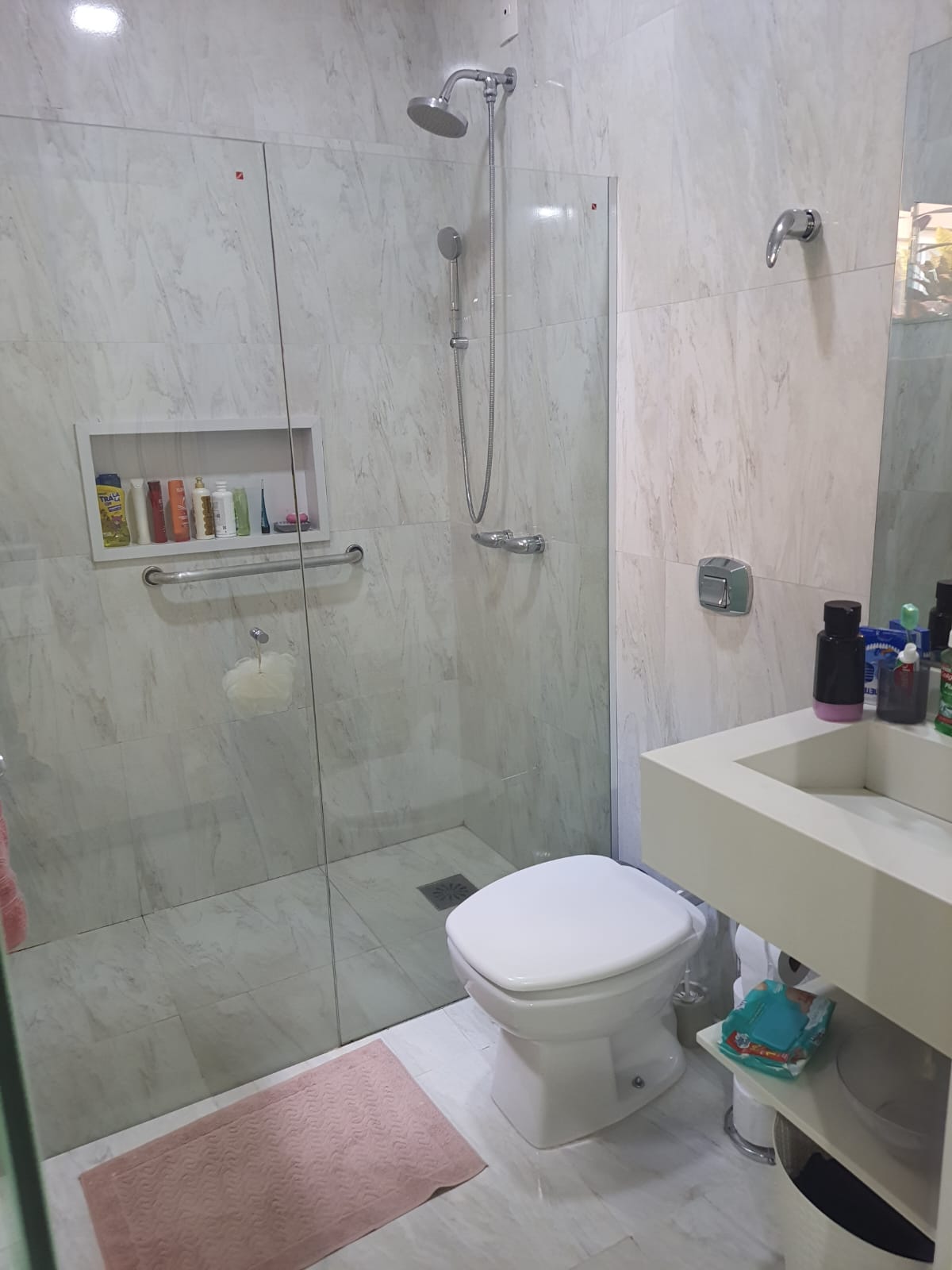 ÓTIMA CASA COM PISCINA AQUECIDA NO JD DO LAGO 2