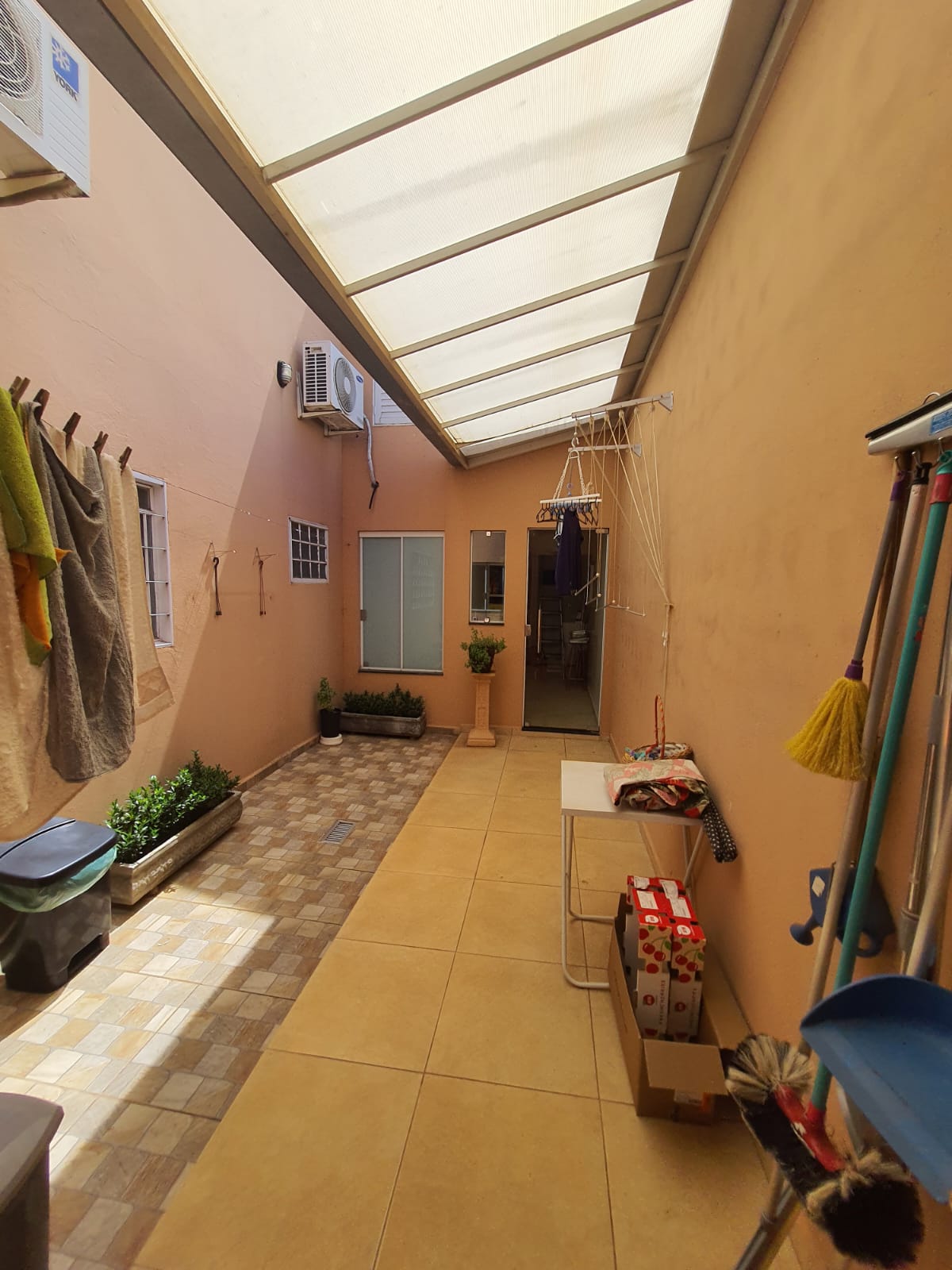 ÓTIMA CASA COM PISCINA AQUECIDA NO JD DO LAGO 2