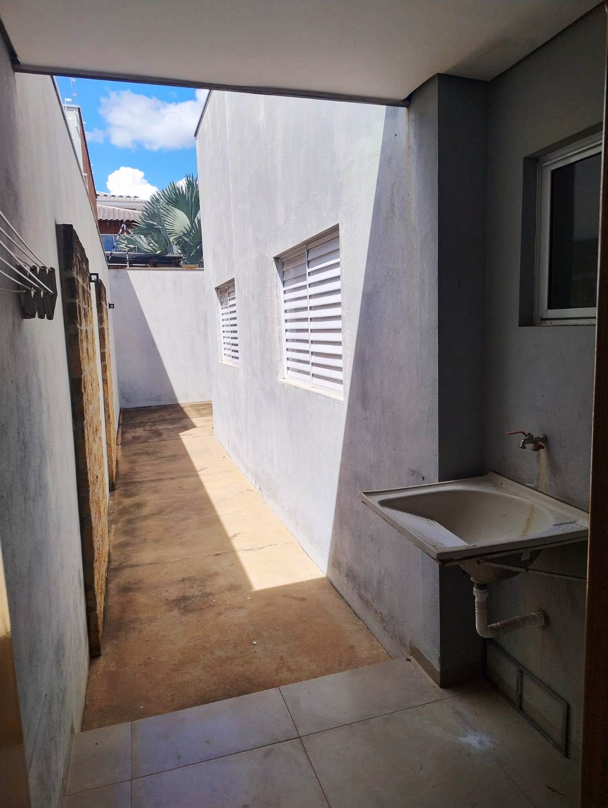 DUAS CASA GEMINADA NA VILA FÁTIMA 