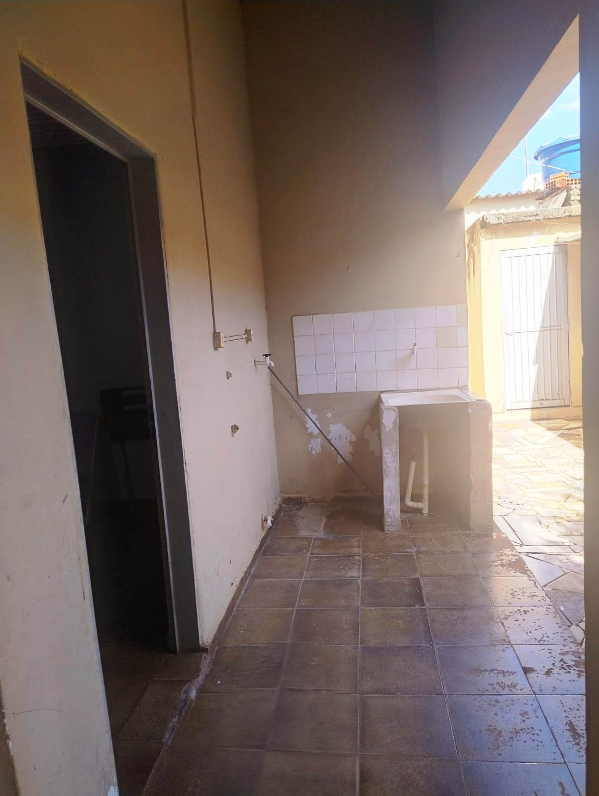 CASA COM EDICULA NO CIDADE JARDIM 