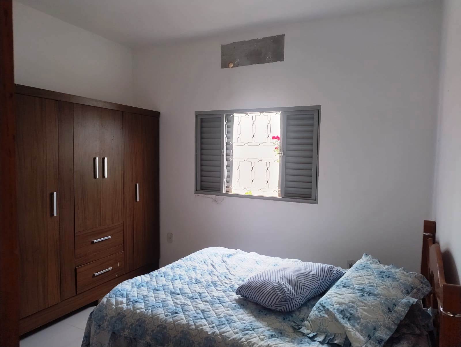 SALÃO COMERCIAL COM UMA ÓTIMA CASA NO JARDIM DO LAGO 4