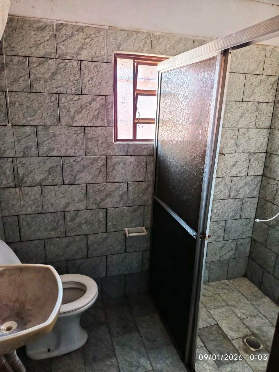 DUAS CASAS NO MESMO TERRENO JARDIM ELDORADO.