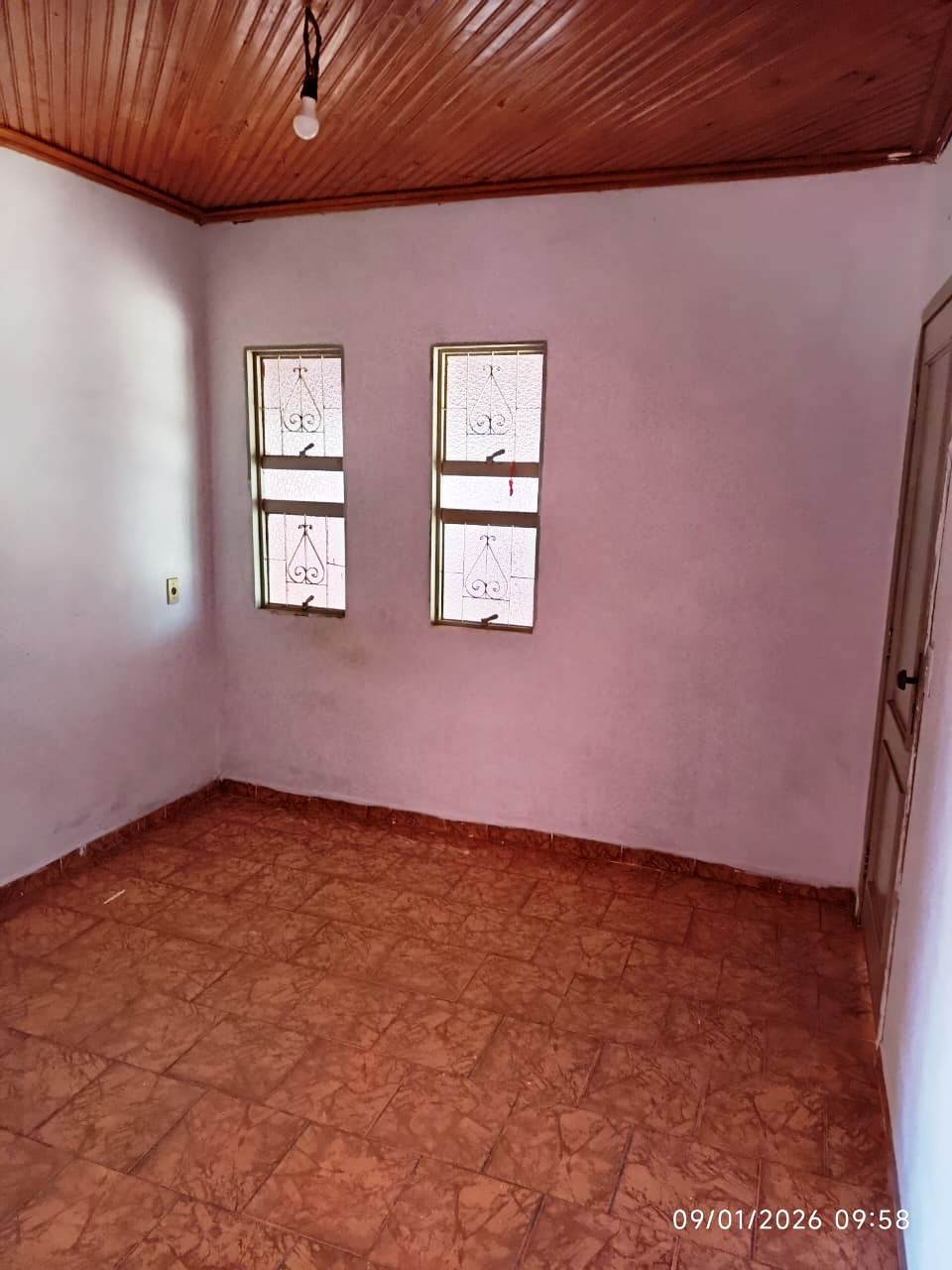 DUAS CASAS NO MESMO TERRENO JARDIM ELDORADO.