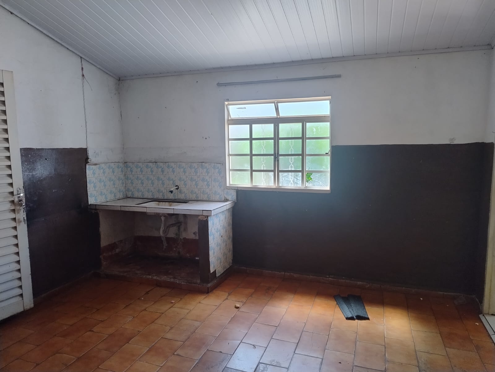 CASA COM SALÃO NO JARDIM PLANALTO