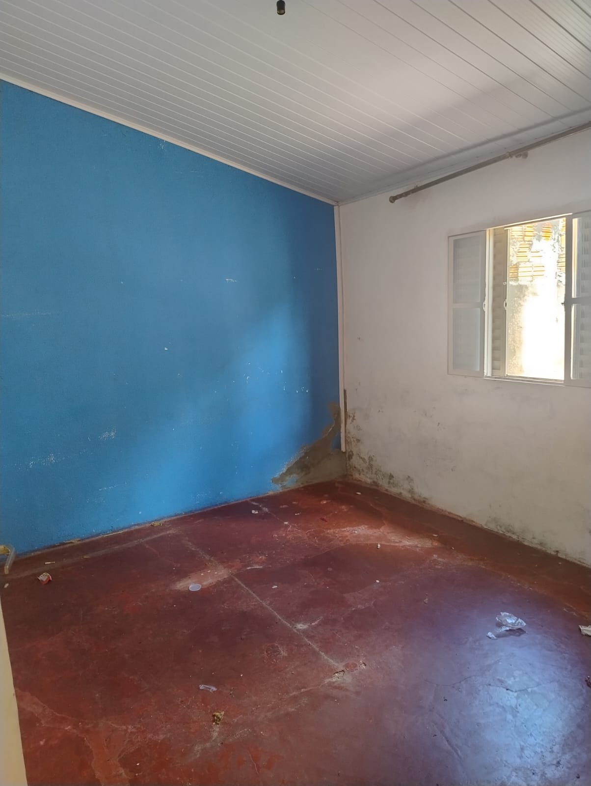 CASA COM SALÃO NO JARDIM PLANALTO