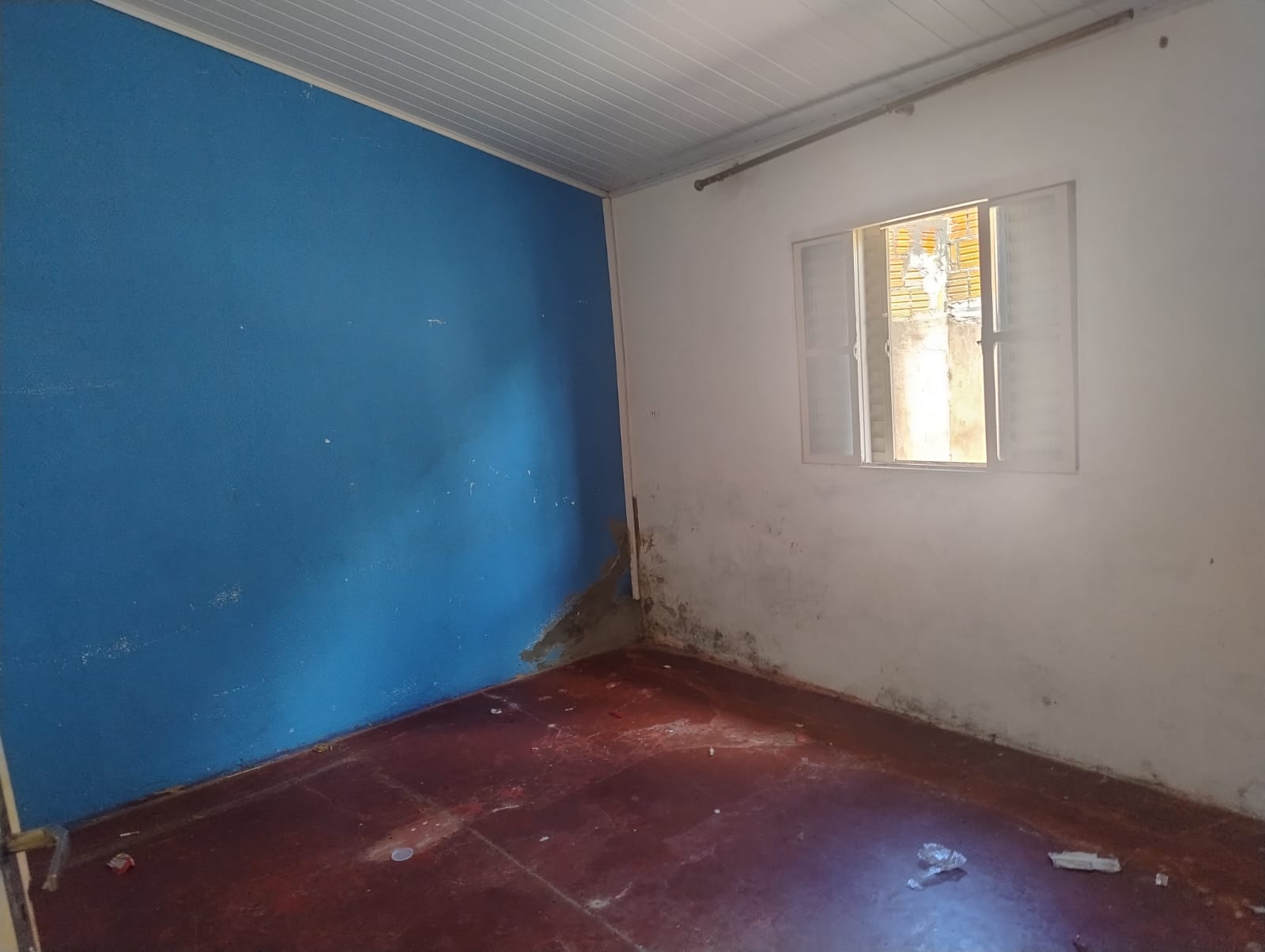 CASA COM SALÃO NO JARDIM PLANALTO