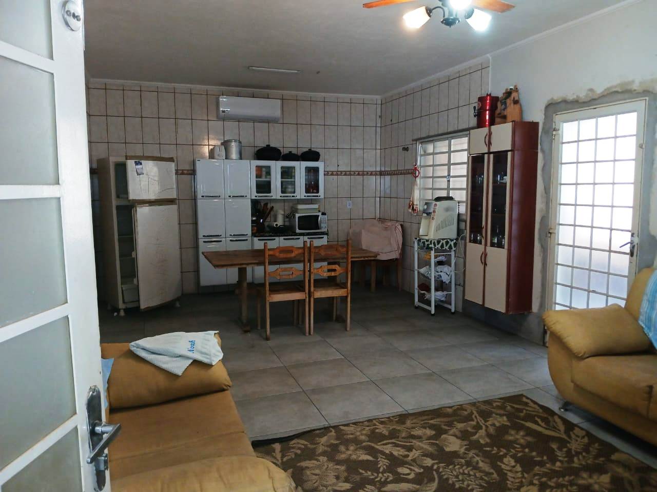 EXCELENTE RANCHO NA PARTE DE BAIXO DO BELVEDERE