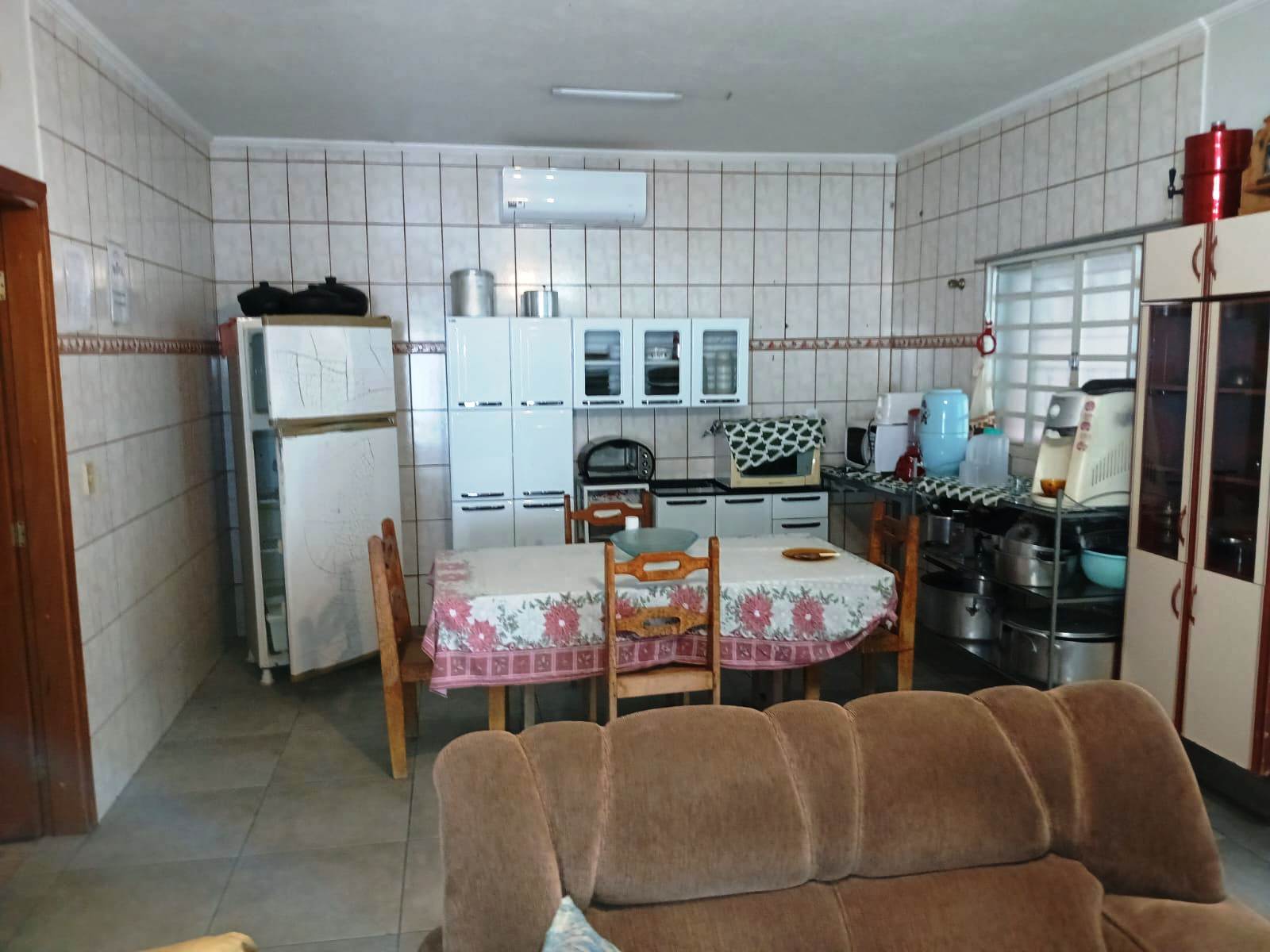 EXCELENTE RANCHO NA PARTE DE BAIXO DO BELVEDERE