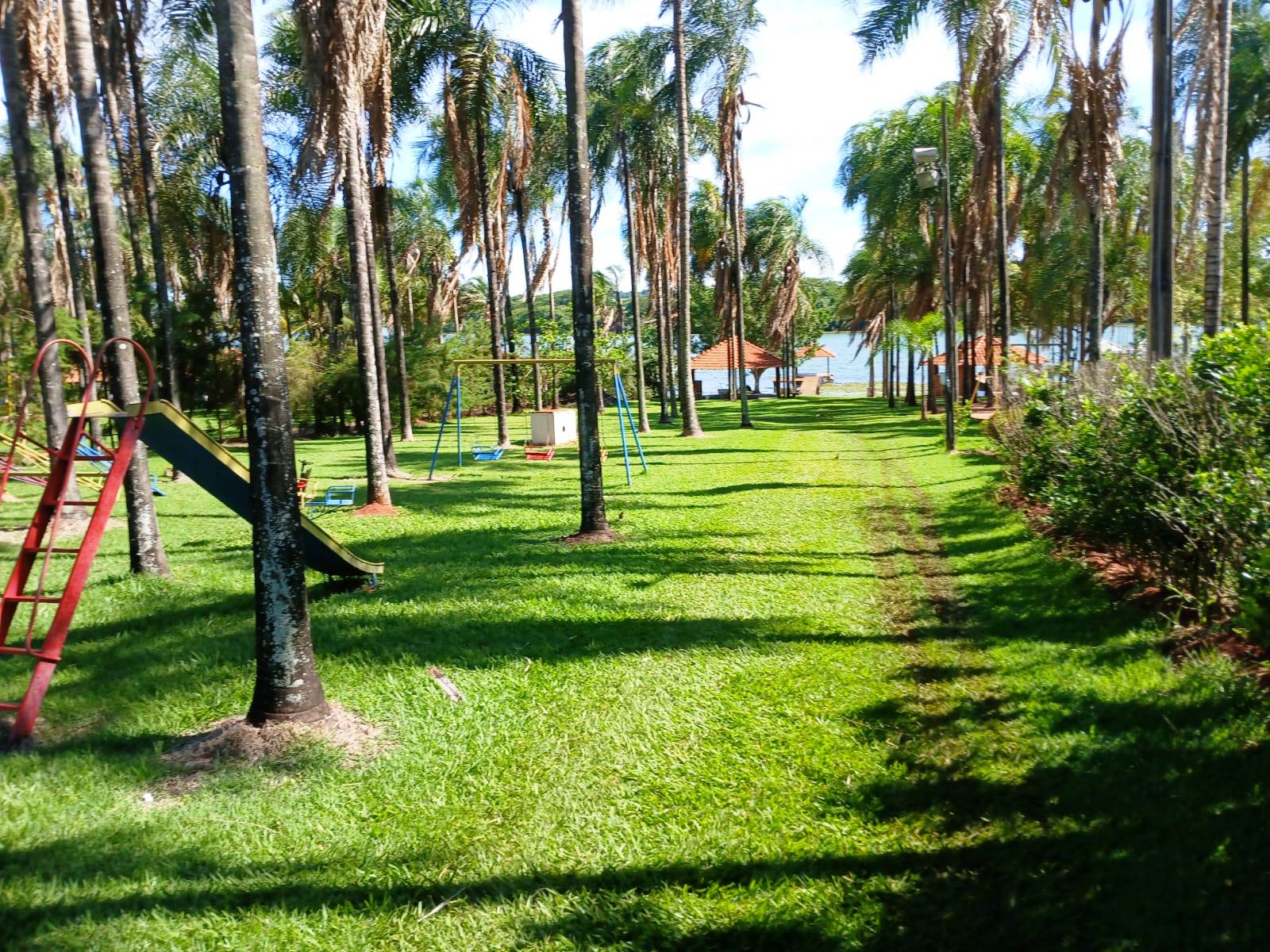 EXCELENTE RANCHO NA PARTE DE BAIXO DO BELVEDERE