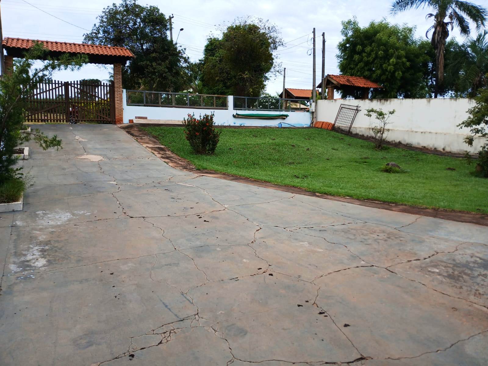 EXCELENTE RANCHO NA PARTE DE BAIXO DO BELVEDERE