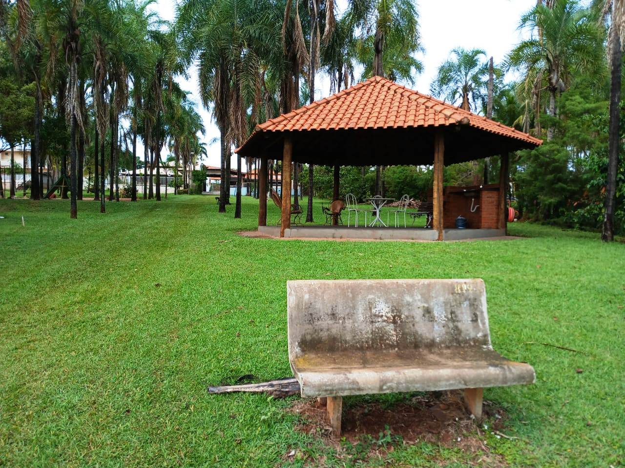 EXCELENTE RANCHO NA PARTE DE BAIXO DO BELVEDERE